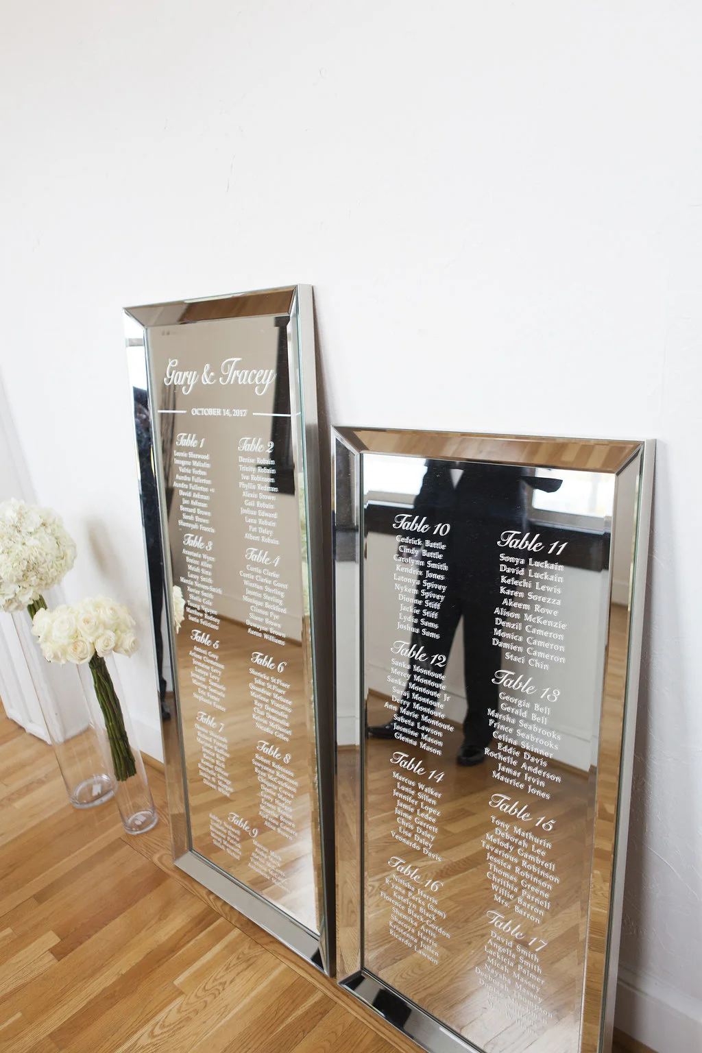 Julieth Bravo-seatingchart-mirrow-vynil-ubicaciondepuestos-weddingplanner-miami-bogota-hiproomstudio-wedding.JPG