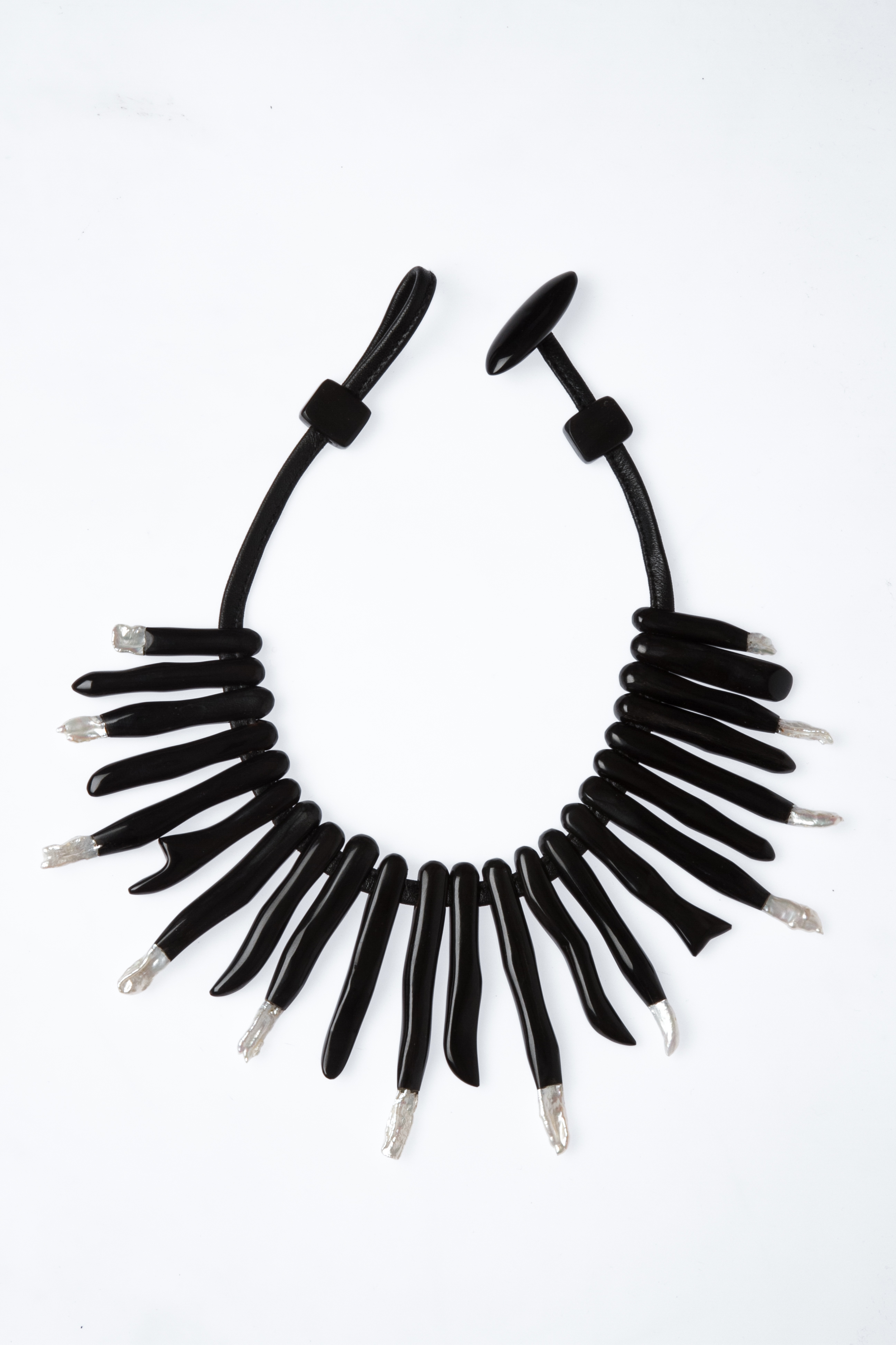 Horn Sunburst Collar with Pearl Tips