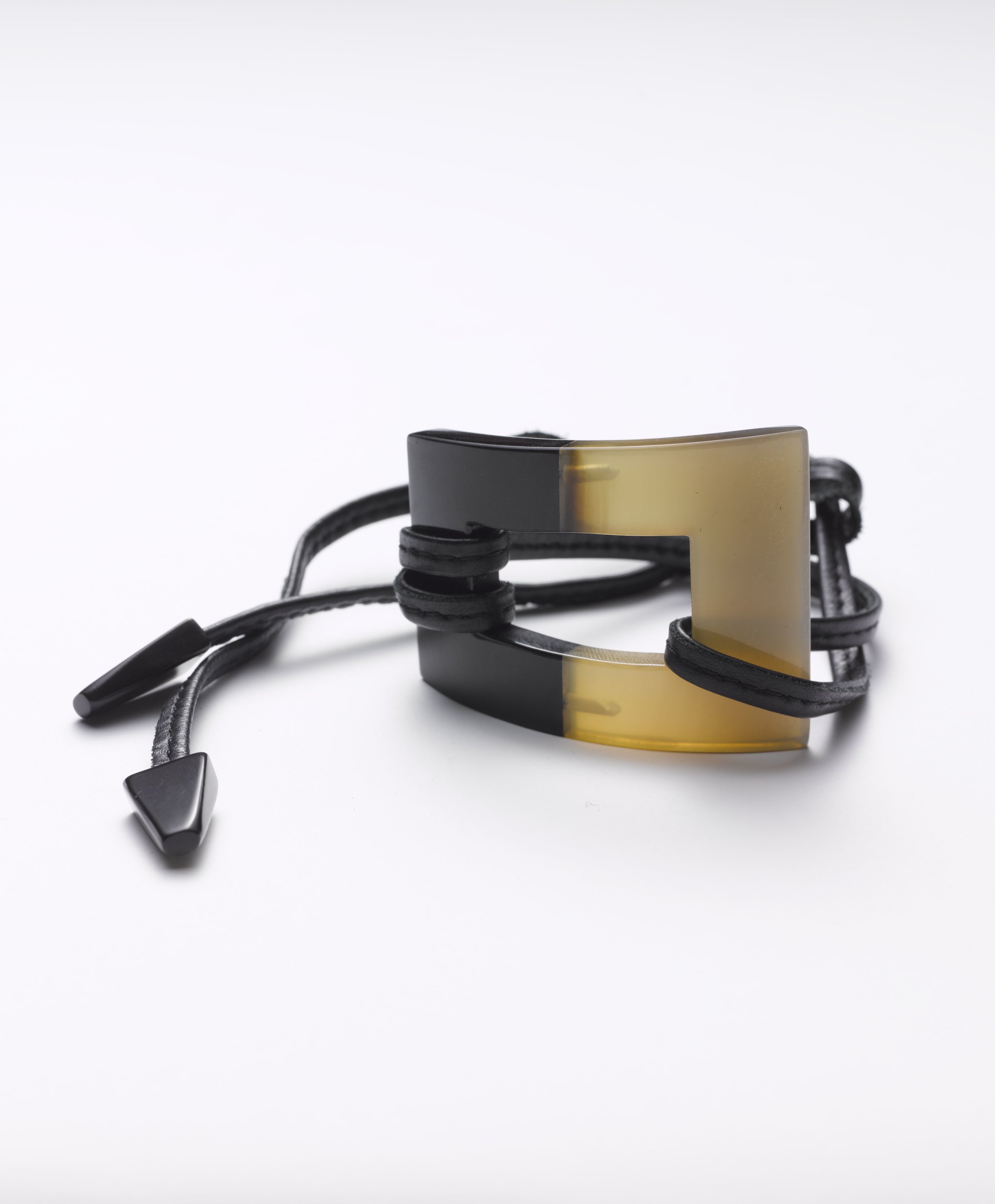 Curved Horn Bracelet