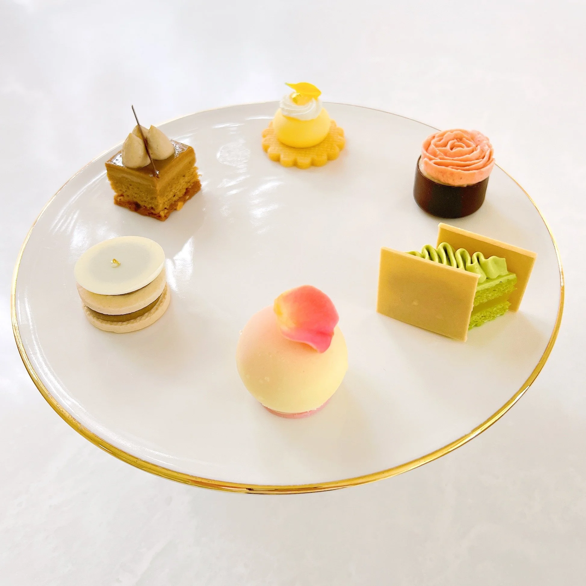 Van Cleef & Arpel Daily Refreshments 2022