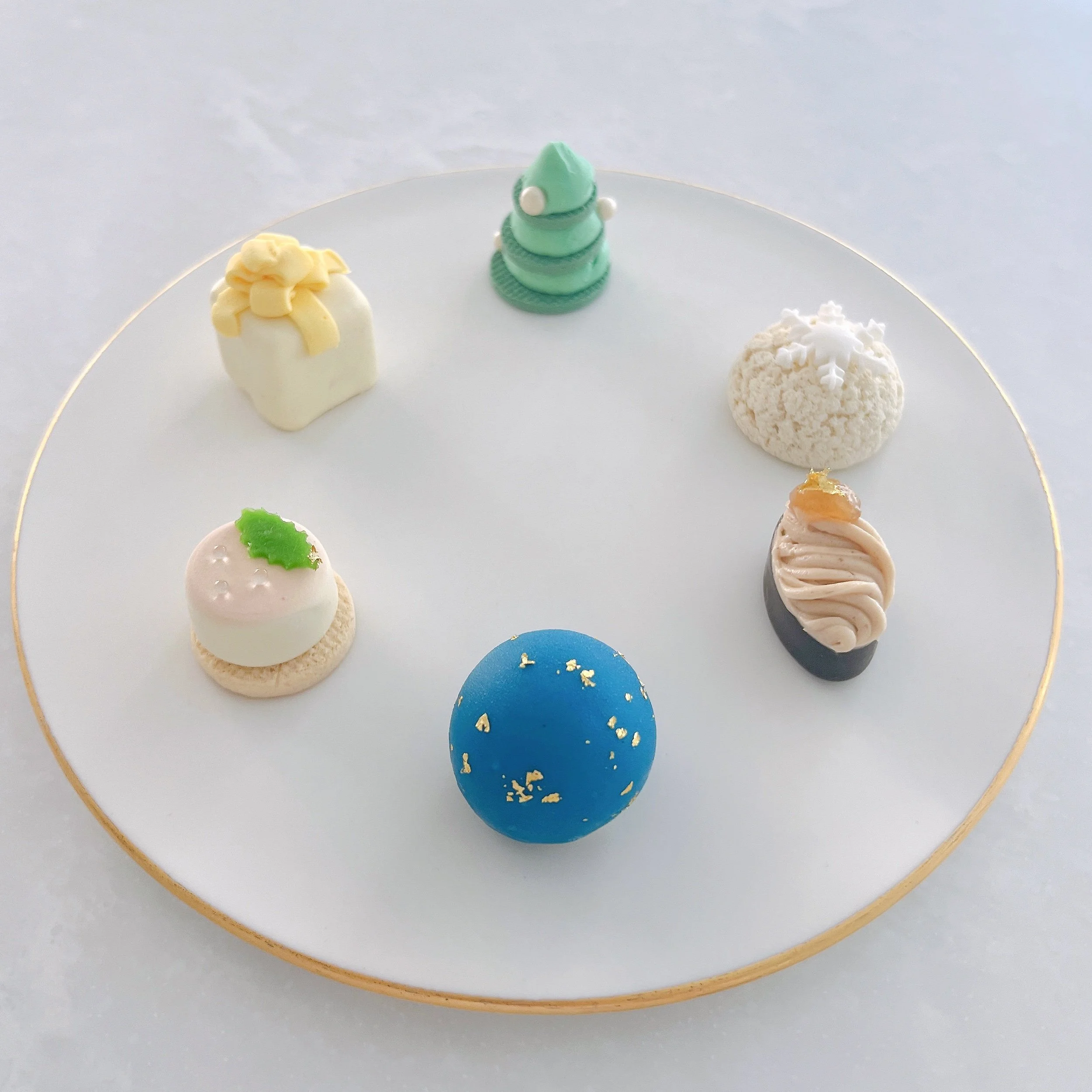 Van Cleef & Arpel Holiday Refreshments 2022