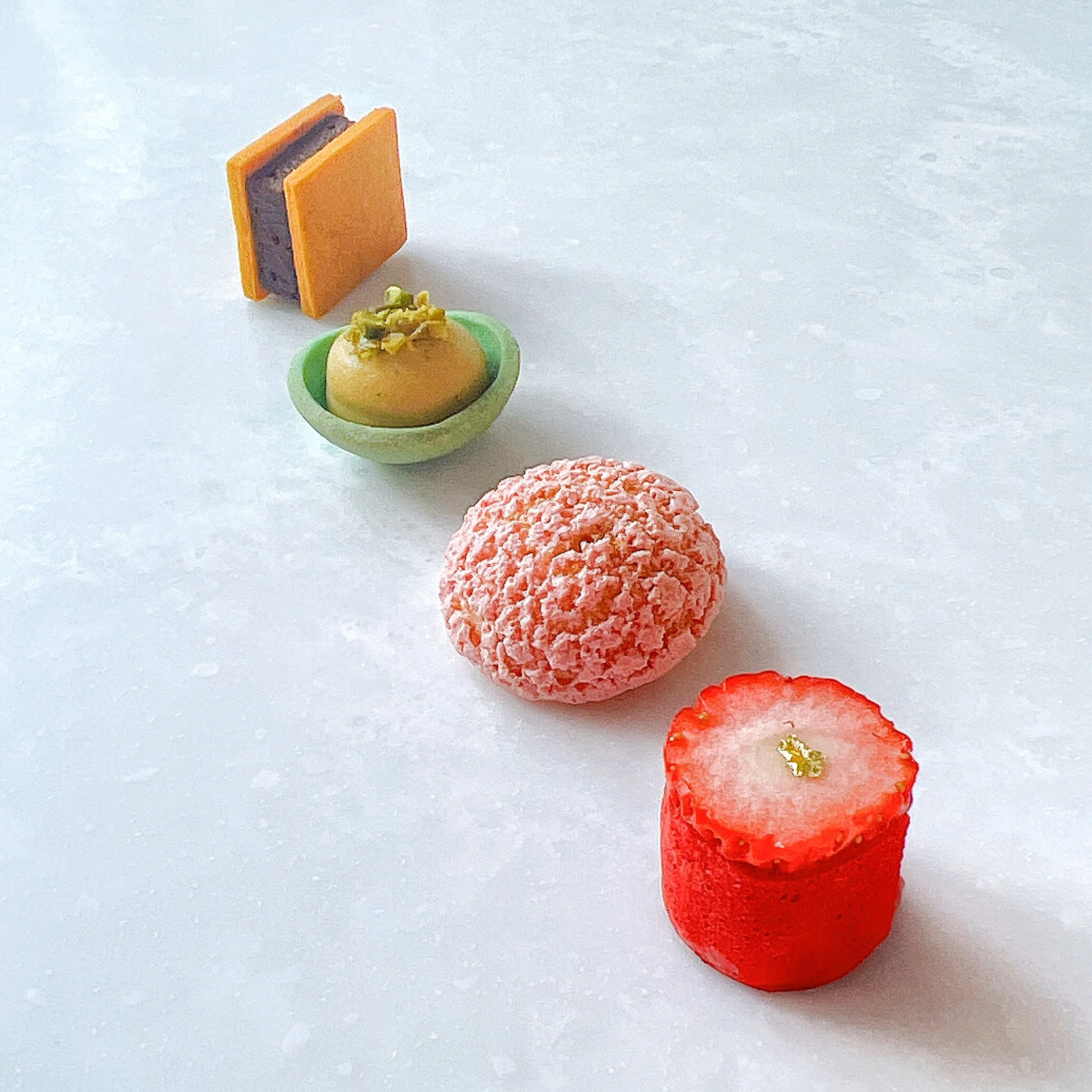 GUCCI Sweet Canapés 2023