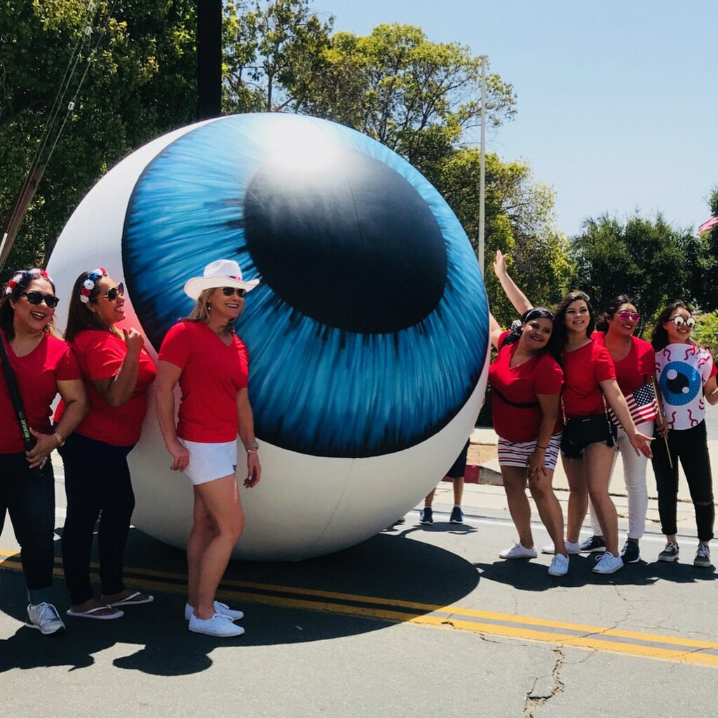 Happy 4th of July! Had a blast constructing this eyeball for @breamoptometry #fourthofjulyparade.

Thanks @riley.bream and @corybream!