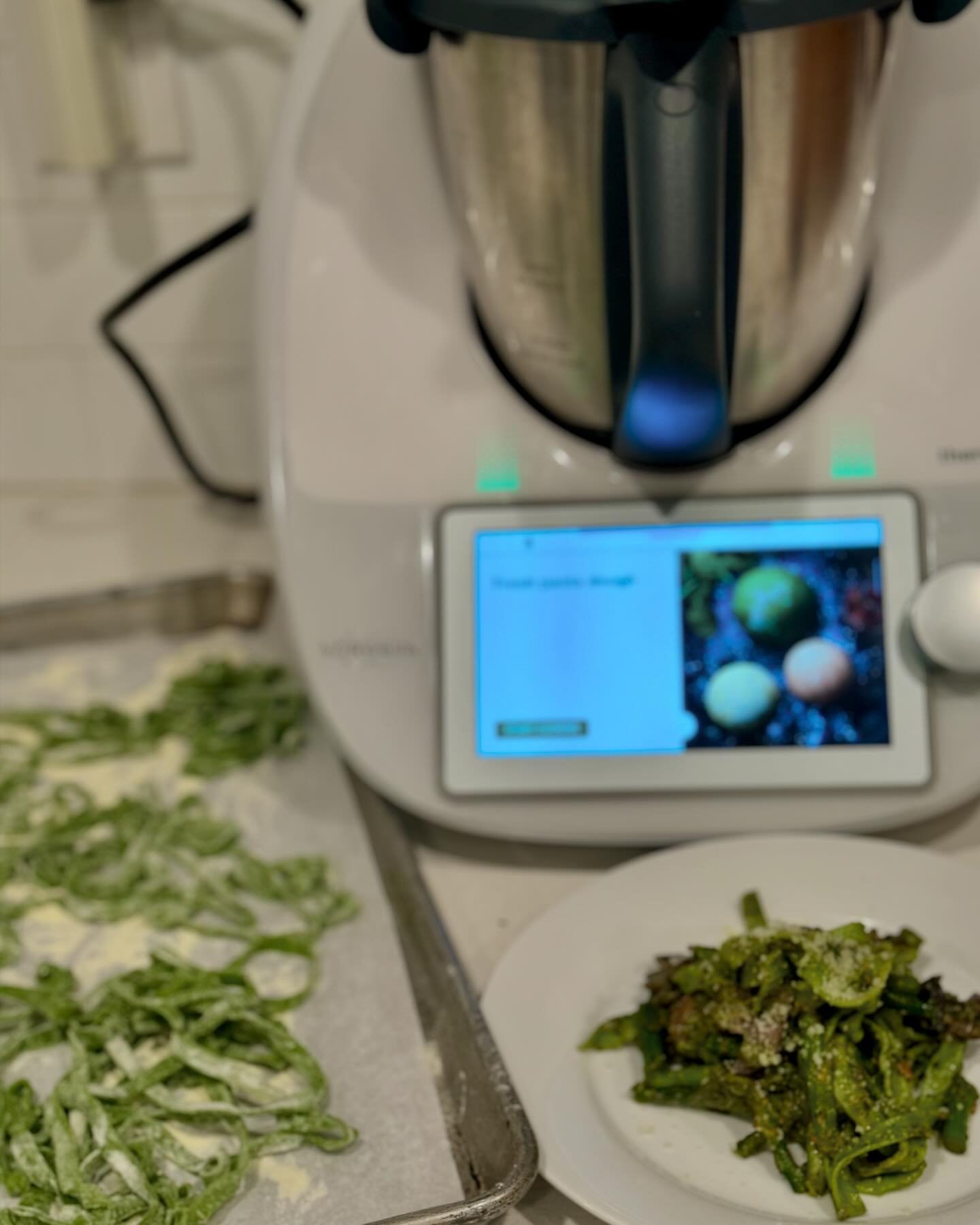 Fresh Spinach pasta dough made in my Thermomix ! I have been making fresh pasta dough for a long time. I teach pasta classes several times a month. Just created a new class for spring with lots of fresh veggies. I decided to include a  green spinach 