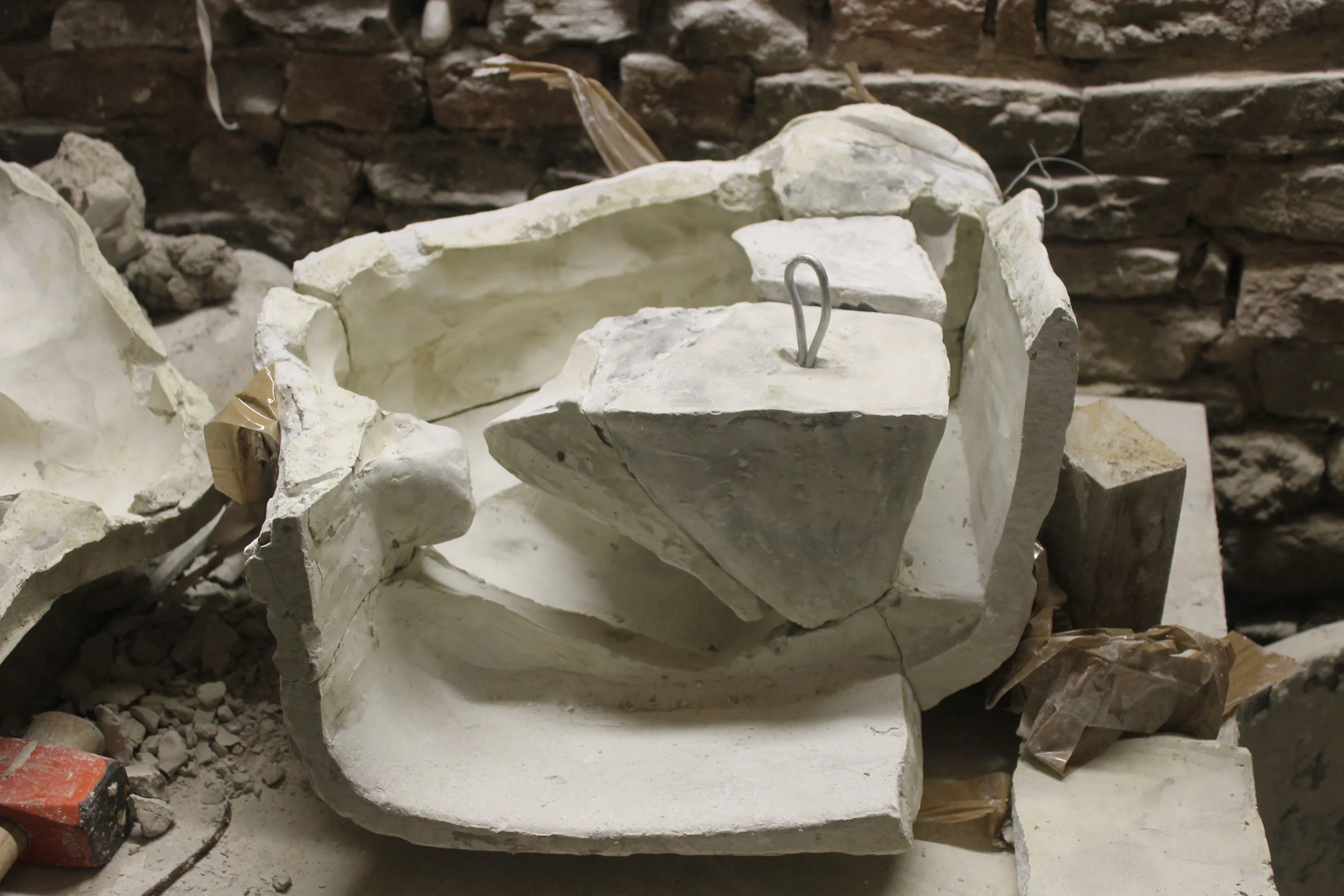 Press mold for Crouching figure