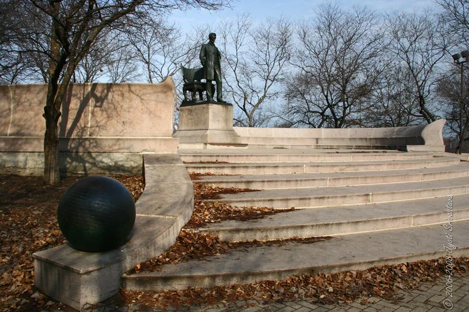 Abraham Lincoln, The Man (Exedra by Stanford White)