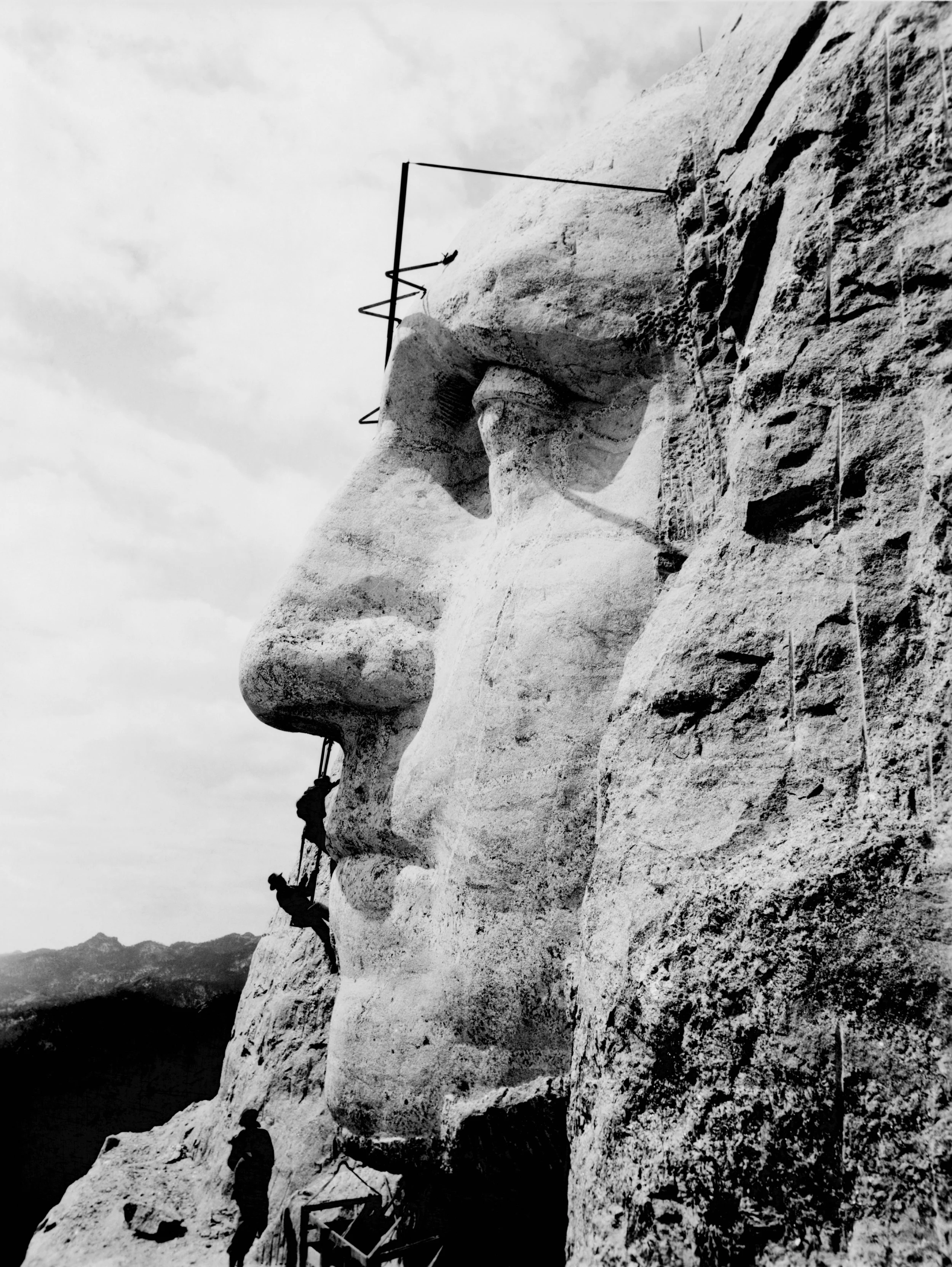 Washington. Note the scale of the workmen compared to the scale of the face.