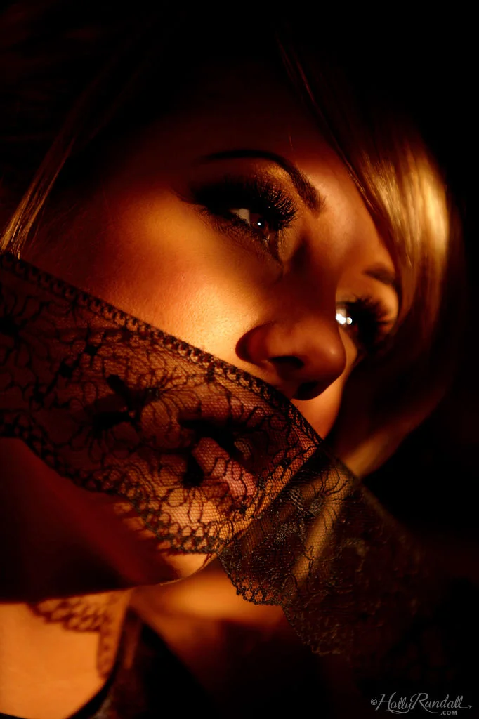 Holly_Moroccan-Dreams_Brett-Rossi_low_0020.jpg