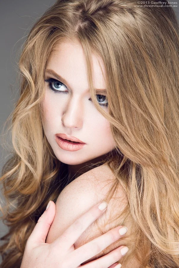 Elle01 900
