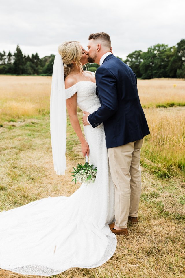 Brookfield Barn Wedding Photography FRINGE PHOTOGRAPHY 071.jpg