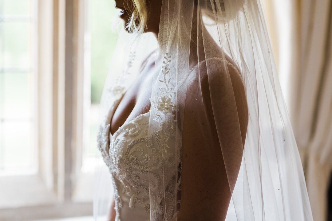 The timeless and classic feel of a wedding dress, veil and a deep breath gives a whole different feeling to a photo.

 #fringephotography #weddingtips #londonweddingphotographer #beautifulweddingphotography #weddinginspiration #weddingplanner #bridet