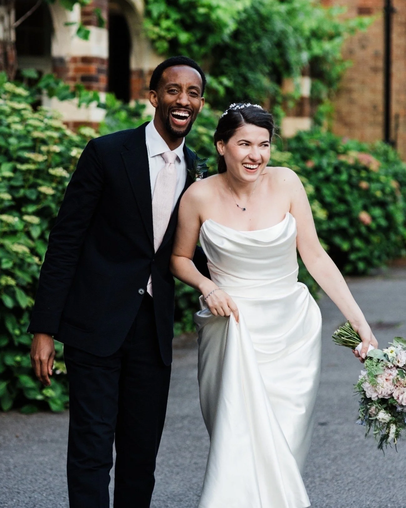 Being the real you during your couple photos is what I love capturing! Joking and messing around, or lovey dovey romance - however you do you, I&rsquo;m here for it!

 #fringephotography #weddingtips #londonweddingphotographer #luxuryweddingphotograp