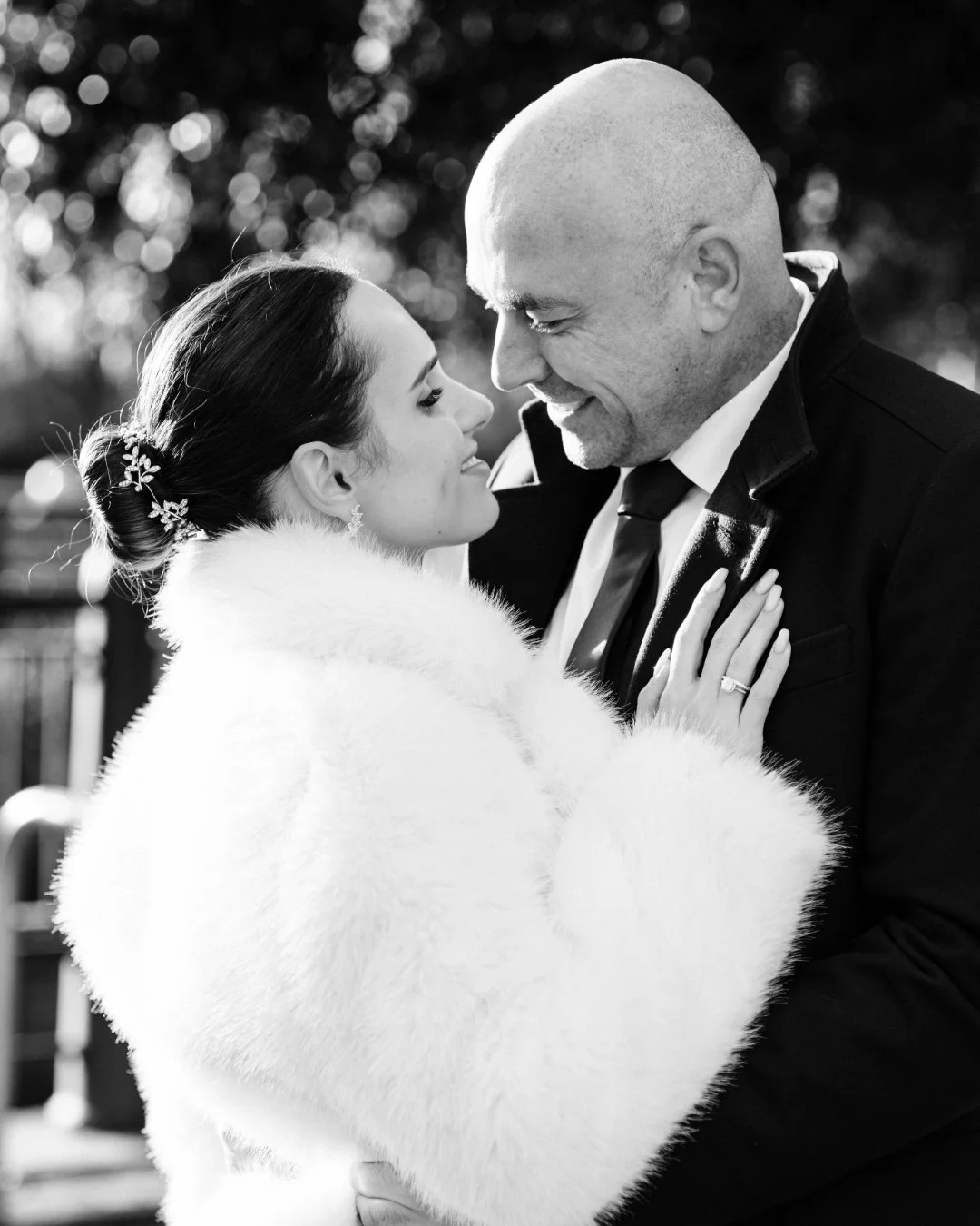Beautiful winter embraces near the river in Kingston. A little reminder if you&rsquo;re getting married in the cold season and want photos outside to make sure that you have a coat/shawl/additional bit of clothing to put on so you stay warm during yo