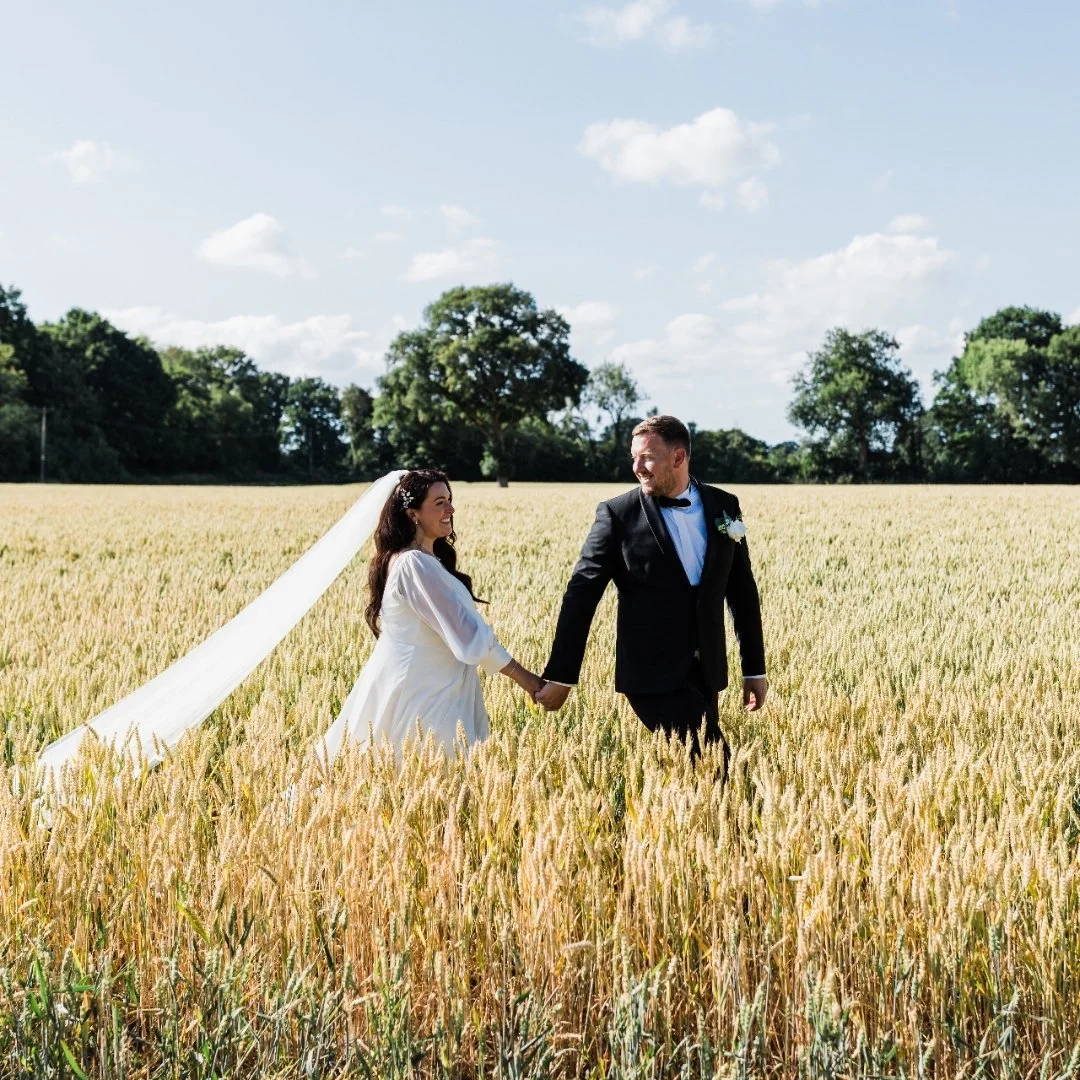 Couple photos are some of my favourite moments, just quiet, simple, beautiful time as a couple.

 #fringephotography #weddingtips #londonweddingphotographer #luxuryweddingphotography #weddinginspiration #weddingplanner #bridetobe2026 #classicweddingp