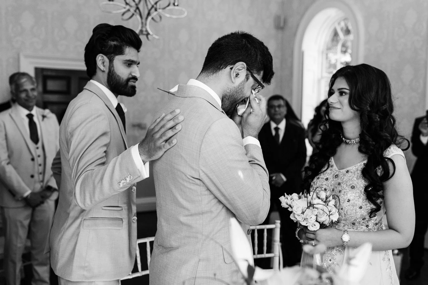 All the emotions 
#mordenparkhouse #romanticweddingphotography #candidweddingphotography #mydreamwedding #chicwedding #relaxedweddingphotography #modernweddingphotography #bridalinspiration #surreyweddingphotographer #musthaveweddingphotos #timelessw