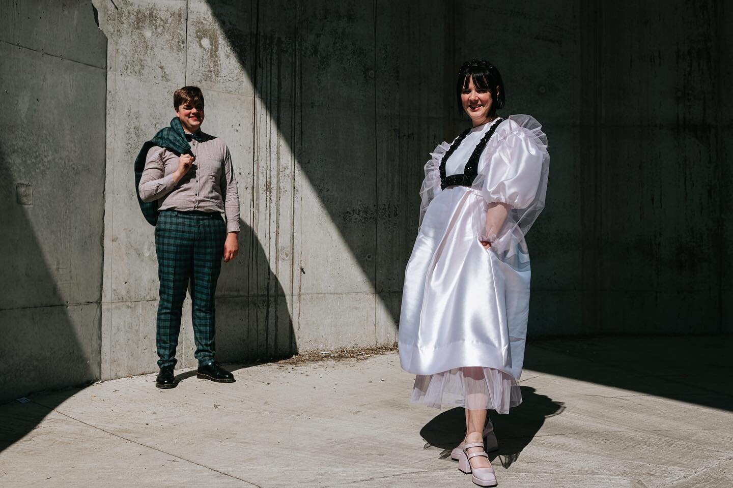 I love quirky people!!

Erin made her own dress with a twist! Zalig! And Laurens was made to wear a suit 🤪
They both rocked it!

#alternatieftrouwen #huwelijk #feest #fotoreportage #mechelen