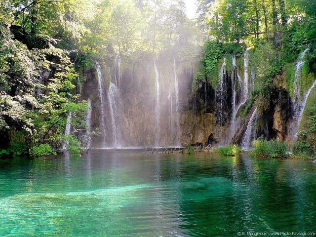 normal_croatia-plitvice_lakes-waterfall-7
