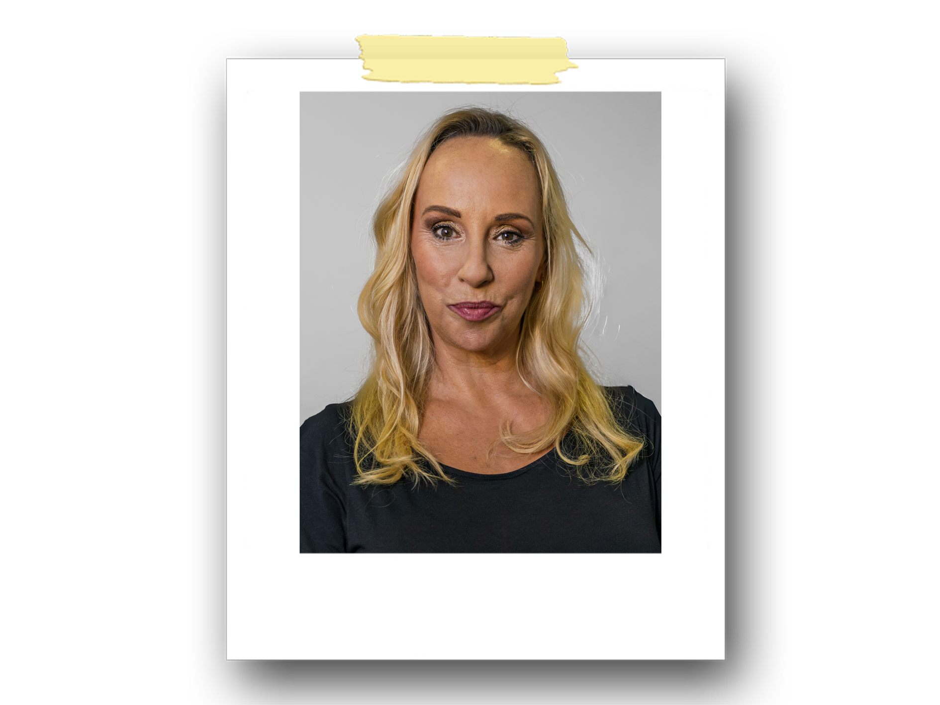 Esther von Waltsleben Website Headshot 1.png