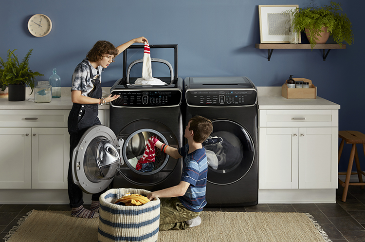 KHB3046_Samsung_Flexwash_Laundry_Room_with_Models_0137_R3_RGB.jpg