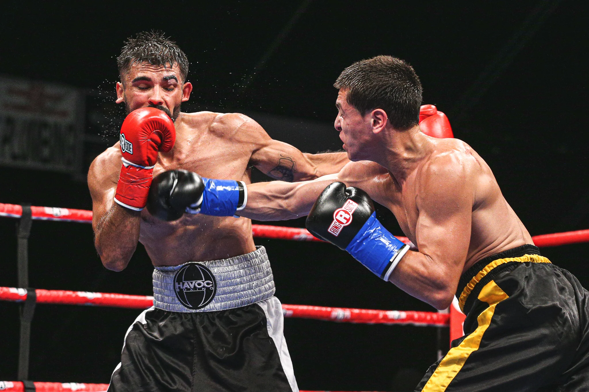 Luis Alverado (Debut) vs William Parra-Smith (3-3-0) during their opening bout at Brian Halquist Productions, Battle at the Boat 123. Saturday September 7, 2019 from the Emerald Queen Casino in Tacoma, WA. (Matt Burn/NW Fightscene)