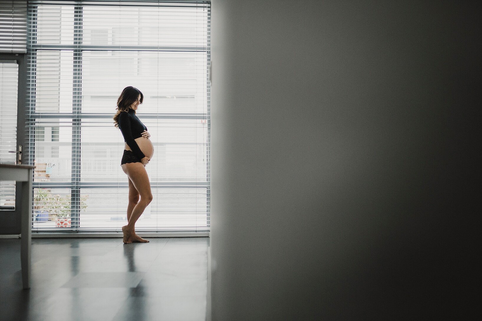 At home maternity session. San Diego, CA | Robyn