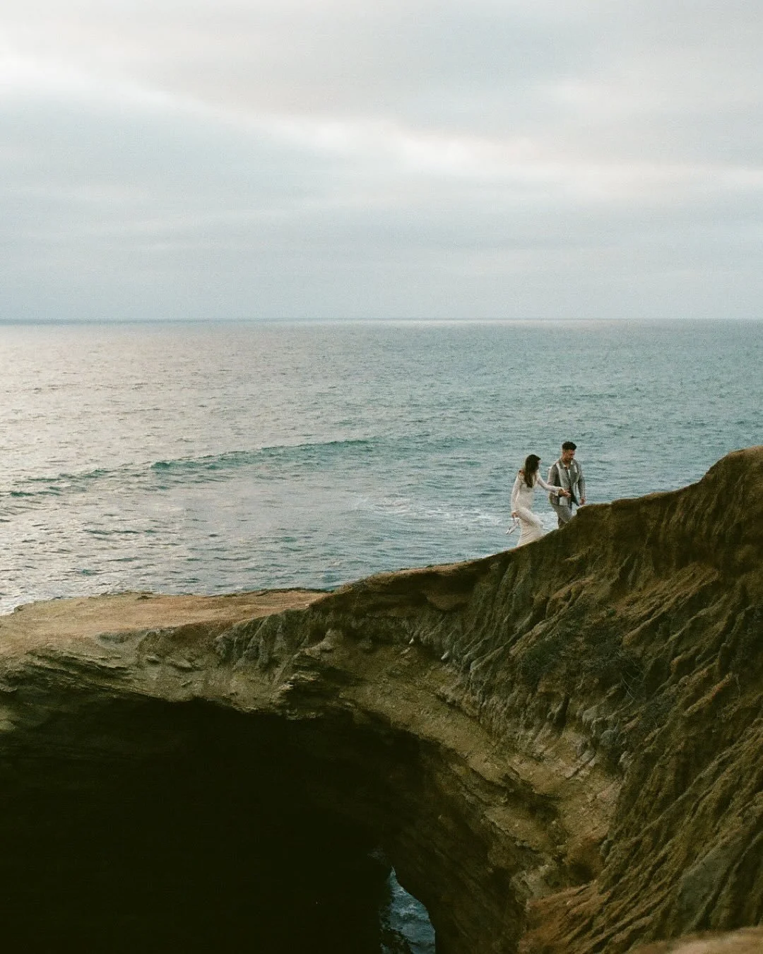 Sunset Cliffs is always a good idea 🌅💕✨

Shot on a mix of #portra400 film &amp; digital. 
✨
#sandiegoengagementphotographer #sandiegoweddingphotographer #sunsetcliffsengagement #sunsetcliffs