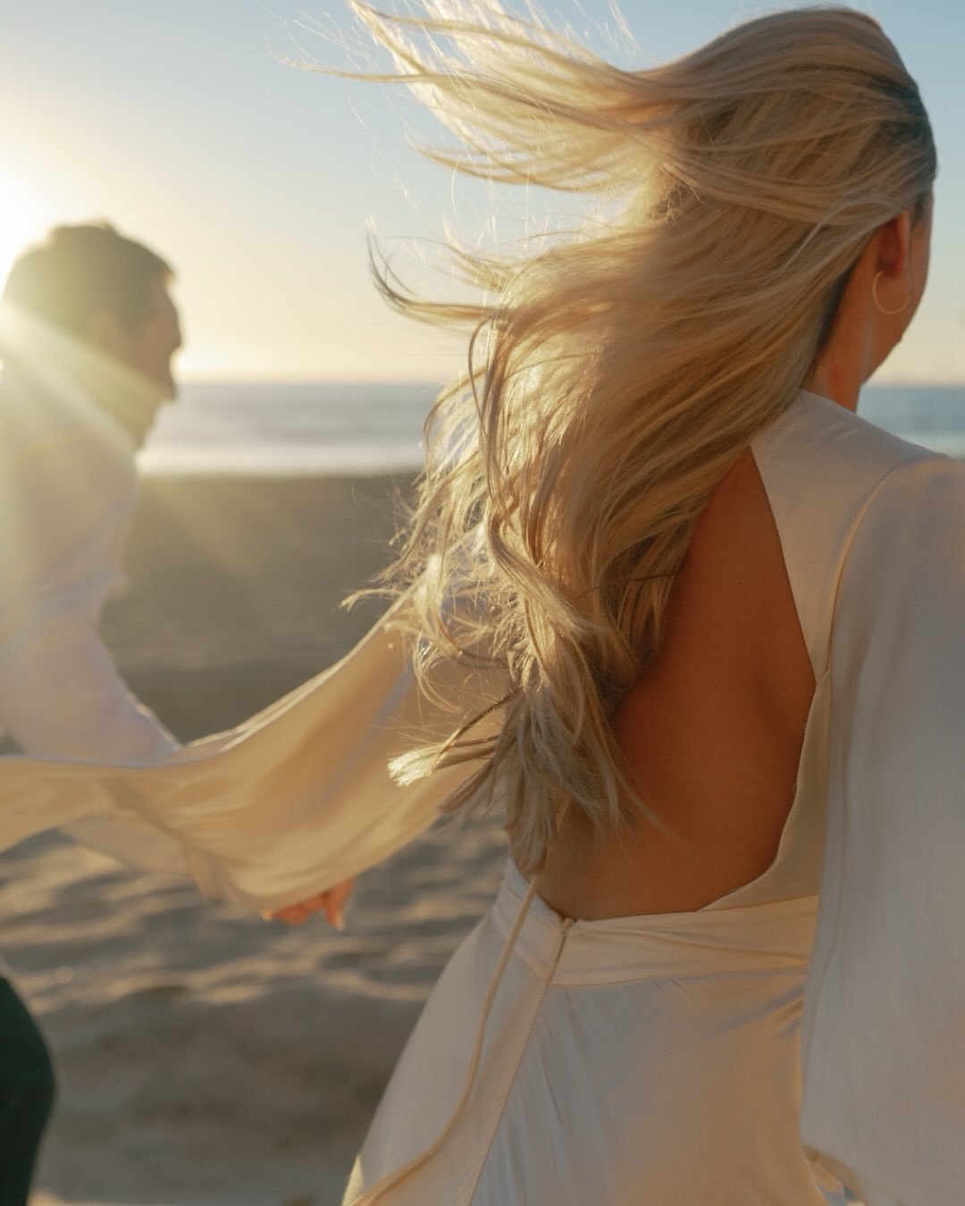 The faster you run, the warmer the water is 🙂&zwj;↕️

Shot on a mix of film &amp; digital 

#sandiegoweddingphotographer #sandiegoengagementphotographer #sandiegoengagementphotos #sandiegofilmphotographer