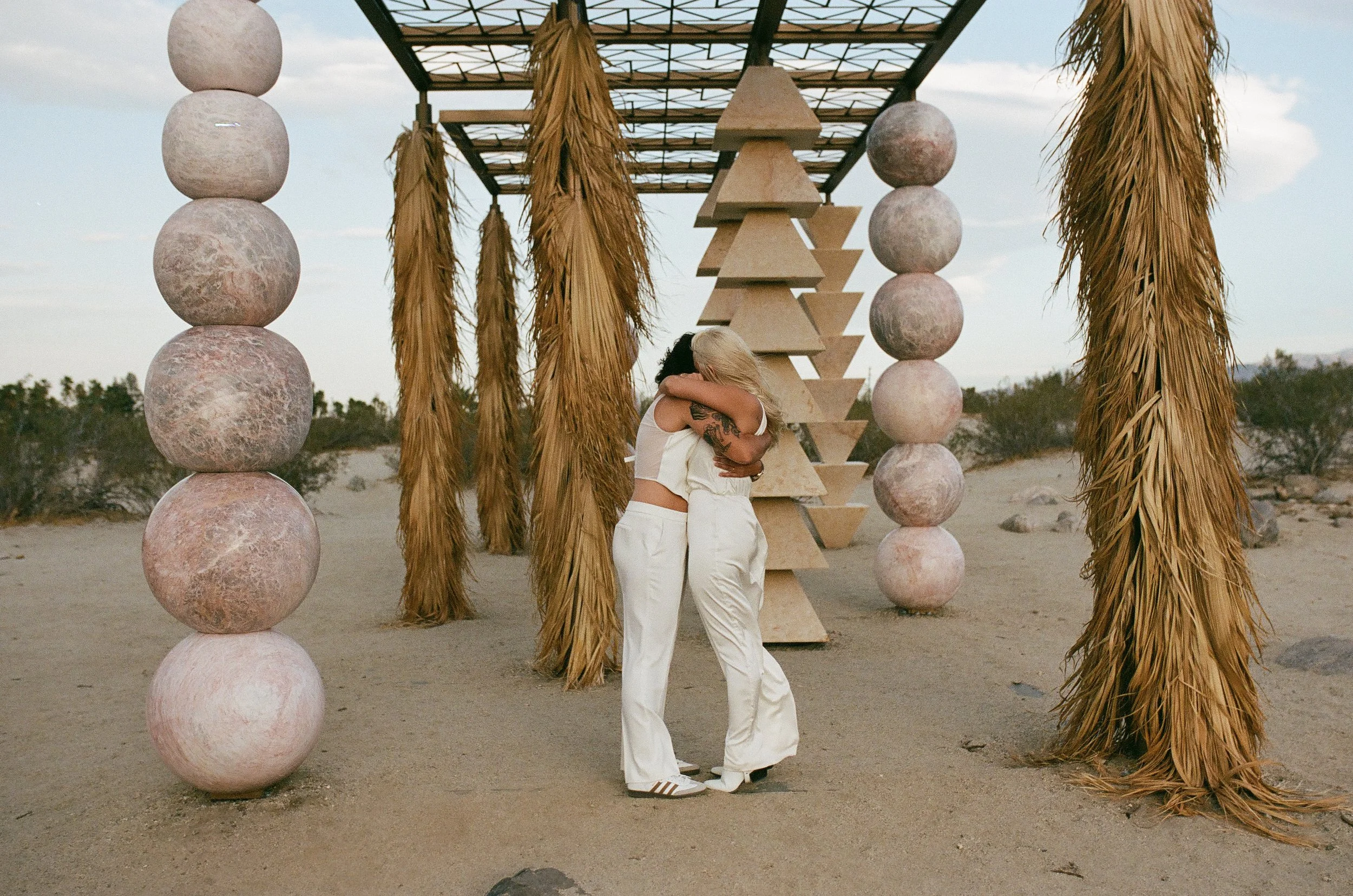 ErinFrances_PalmSprings_Elopement_Film-56.jpg