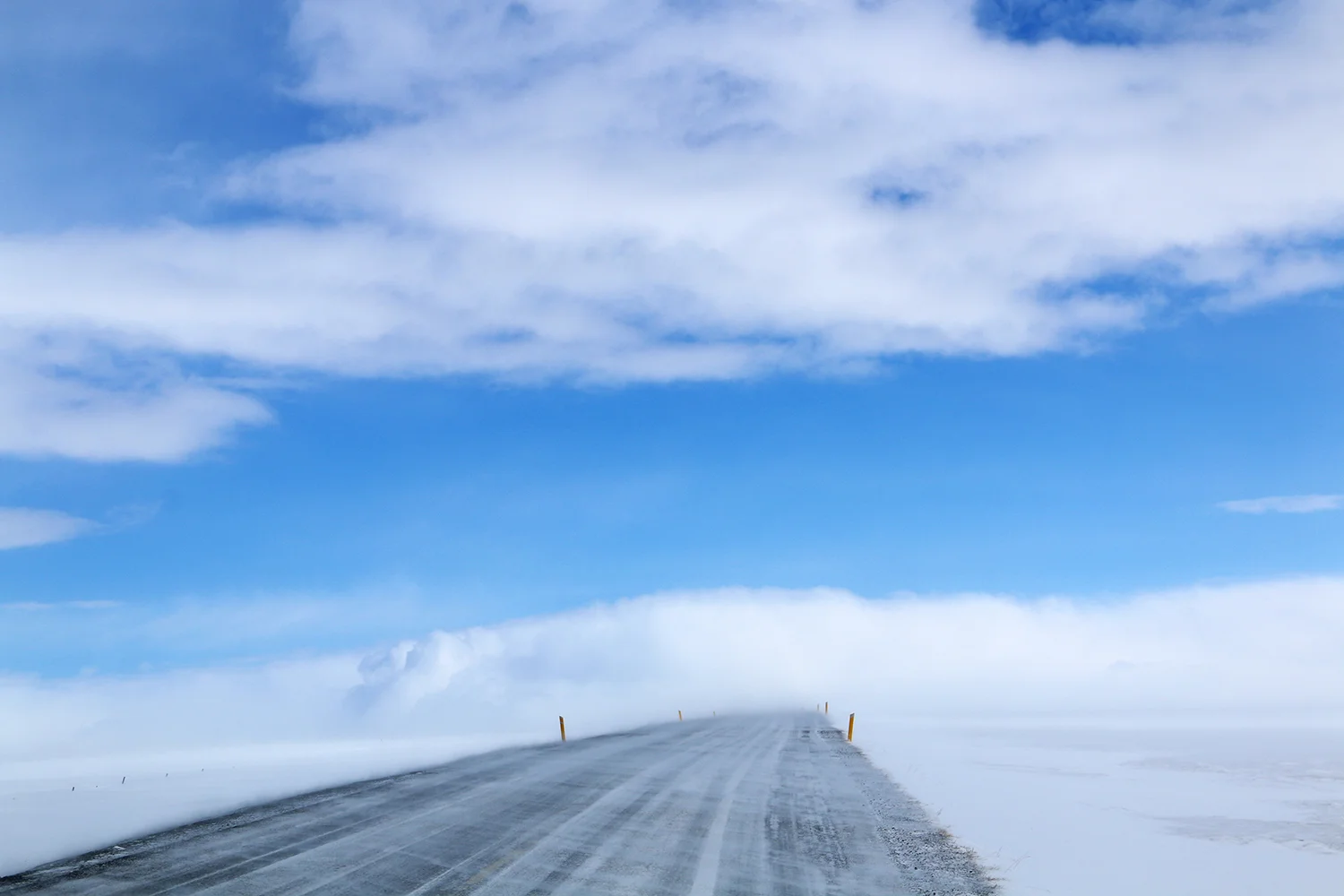 Iceland_Road_1500.jpg