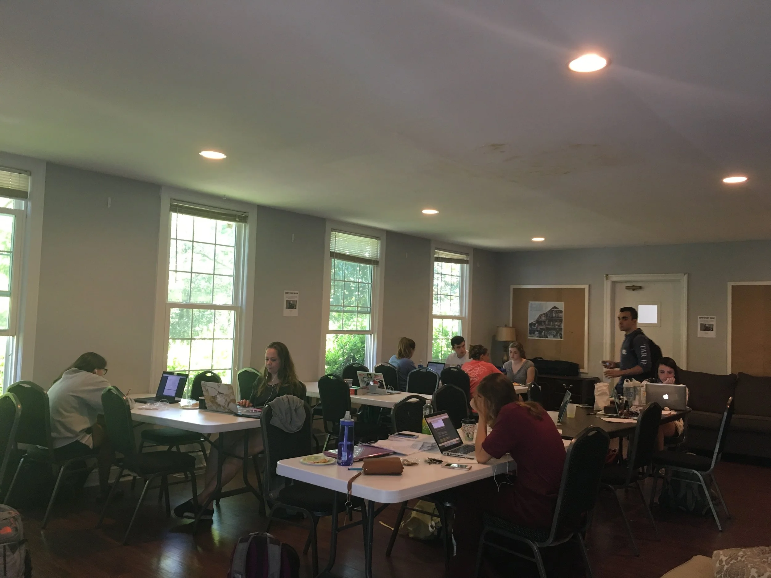 The house is truly overflowing during exams. We were thankful for good weather as it allowed many more students to study at the Battle House and take much needed breaks.