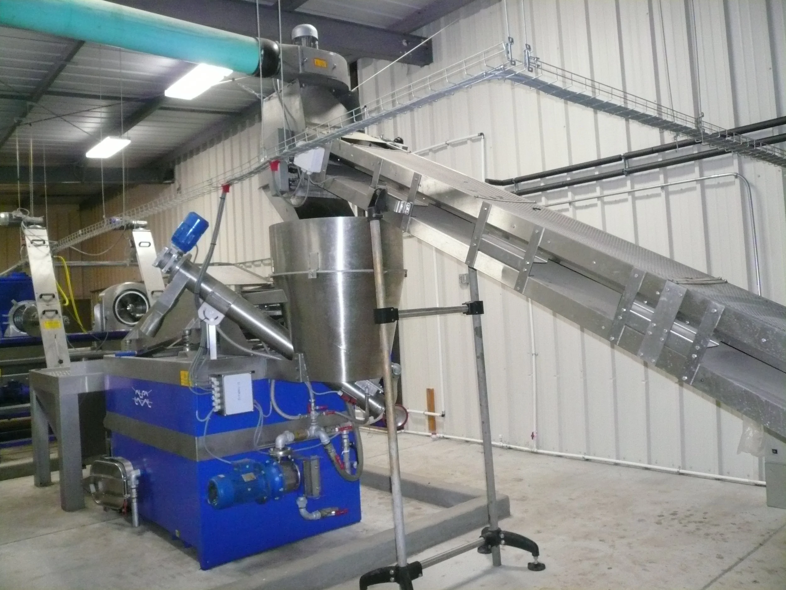 State of the art Italian made Alfa Laval three phase olive mill.