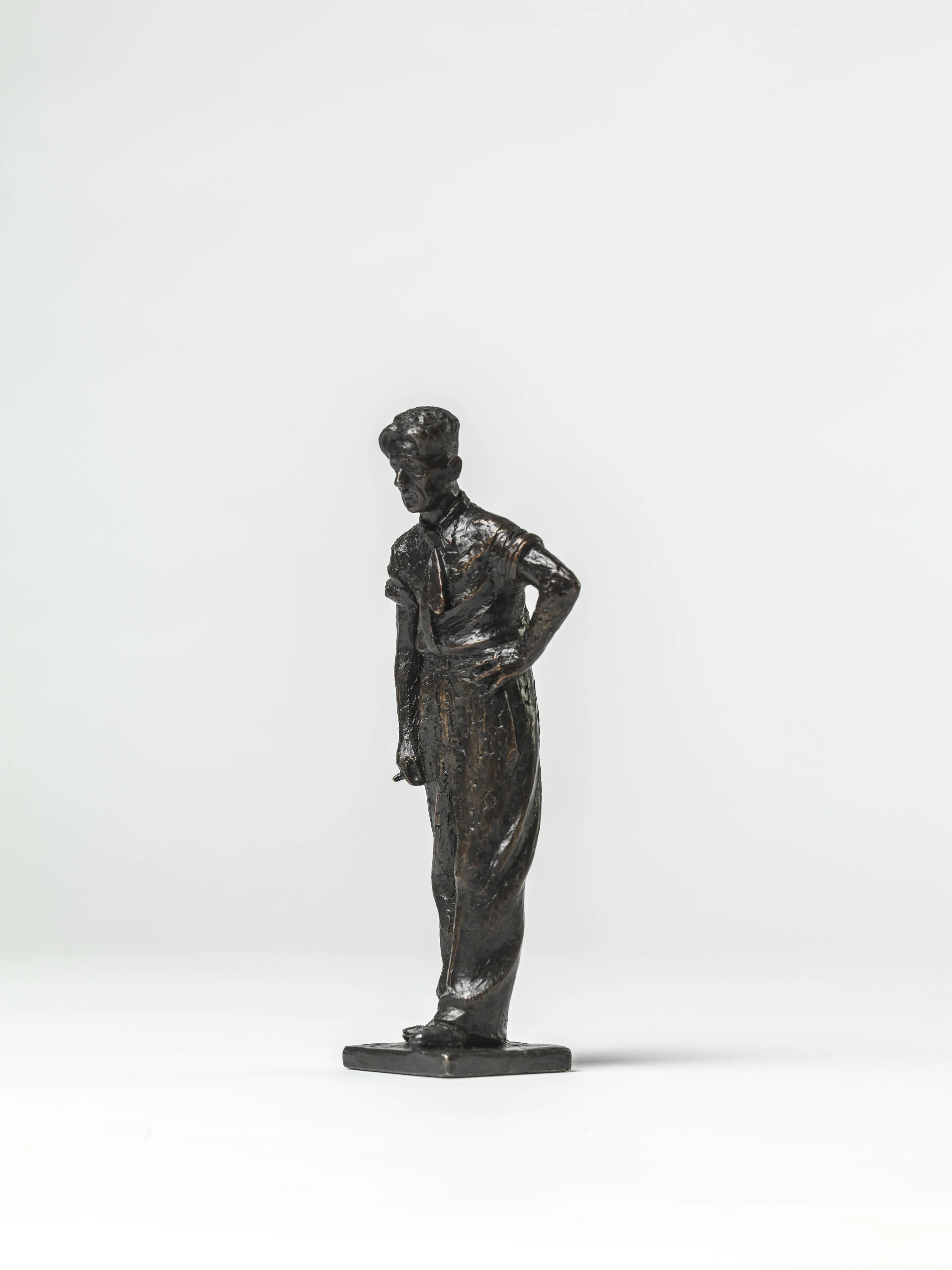 43. George Orwell small maquette.