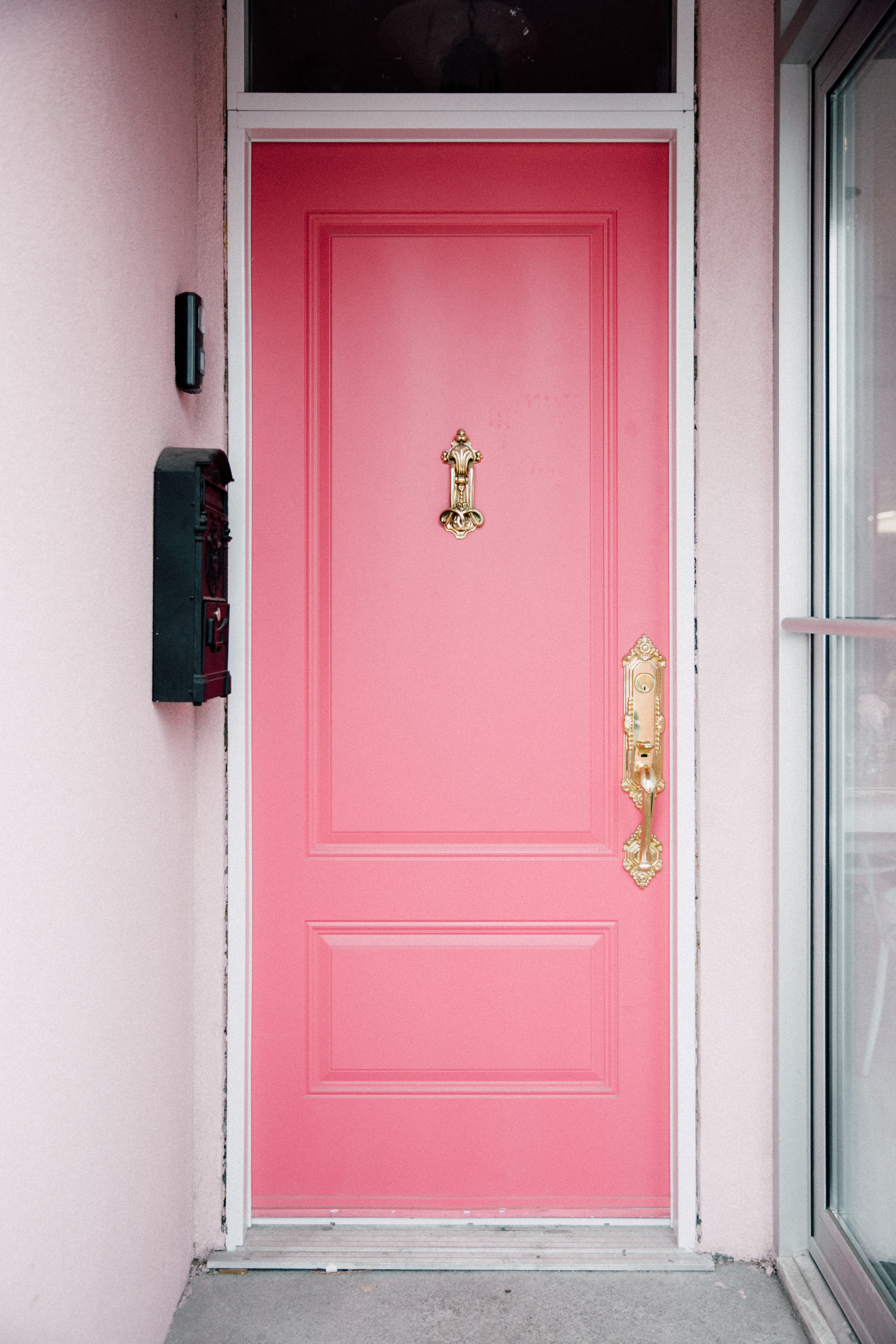 August In Bloom - Sweet Philosophy pink door - Bun In The Oven Baby Shower (Style Me Pretty & SMP Living)