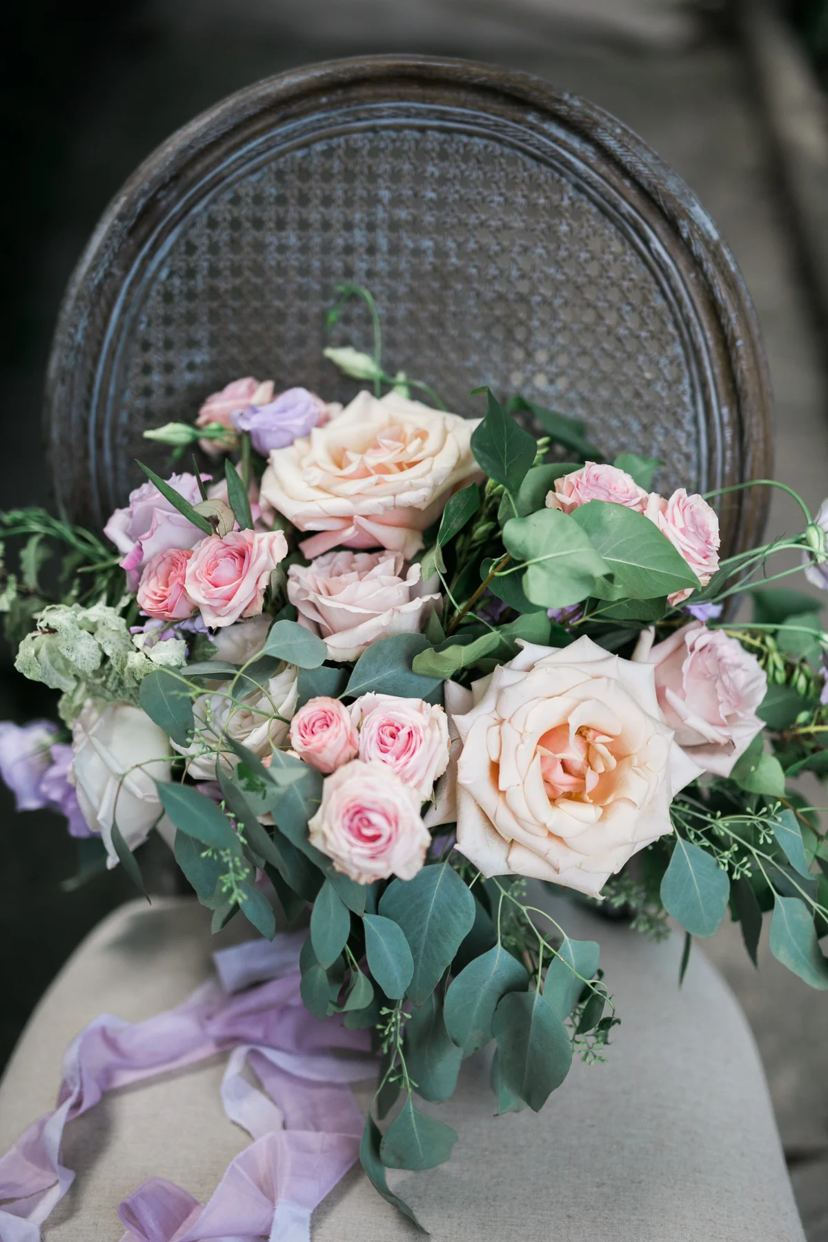 August In Bloom - Pastel bouquet - Fairytale Wedding (Wedluxe)