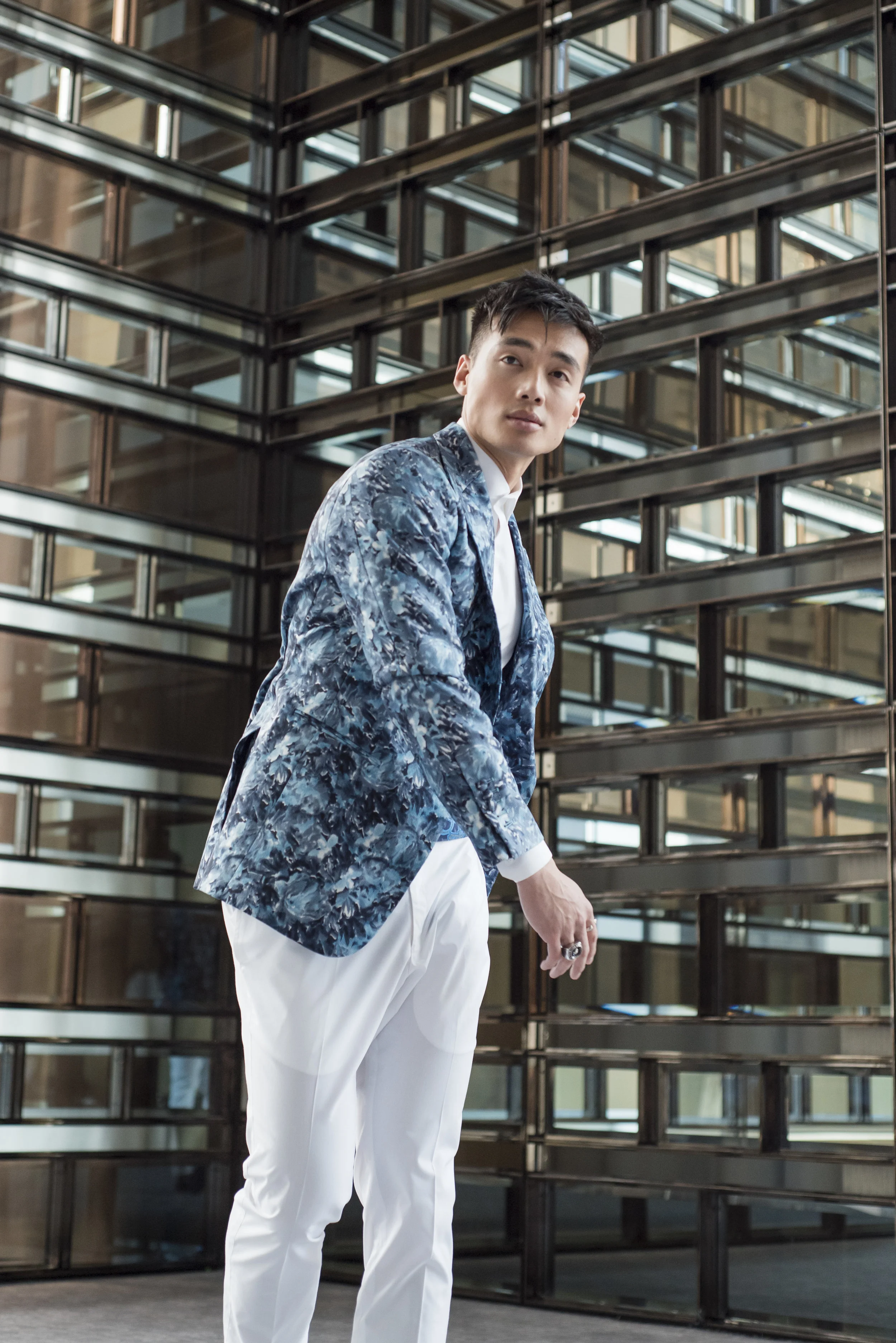 August In Bloom - Groom in blue and white patterned suit - The Suited Groom (The Bridal Affair)