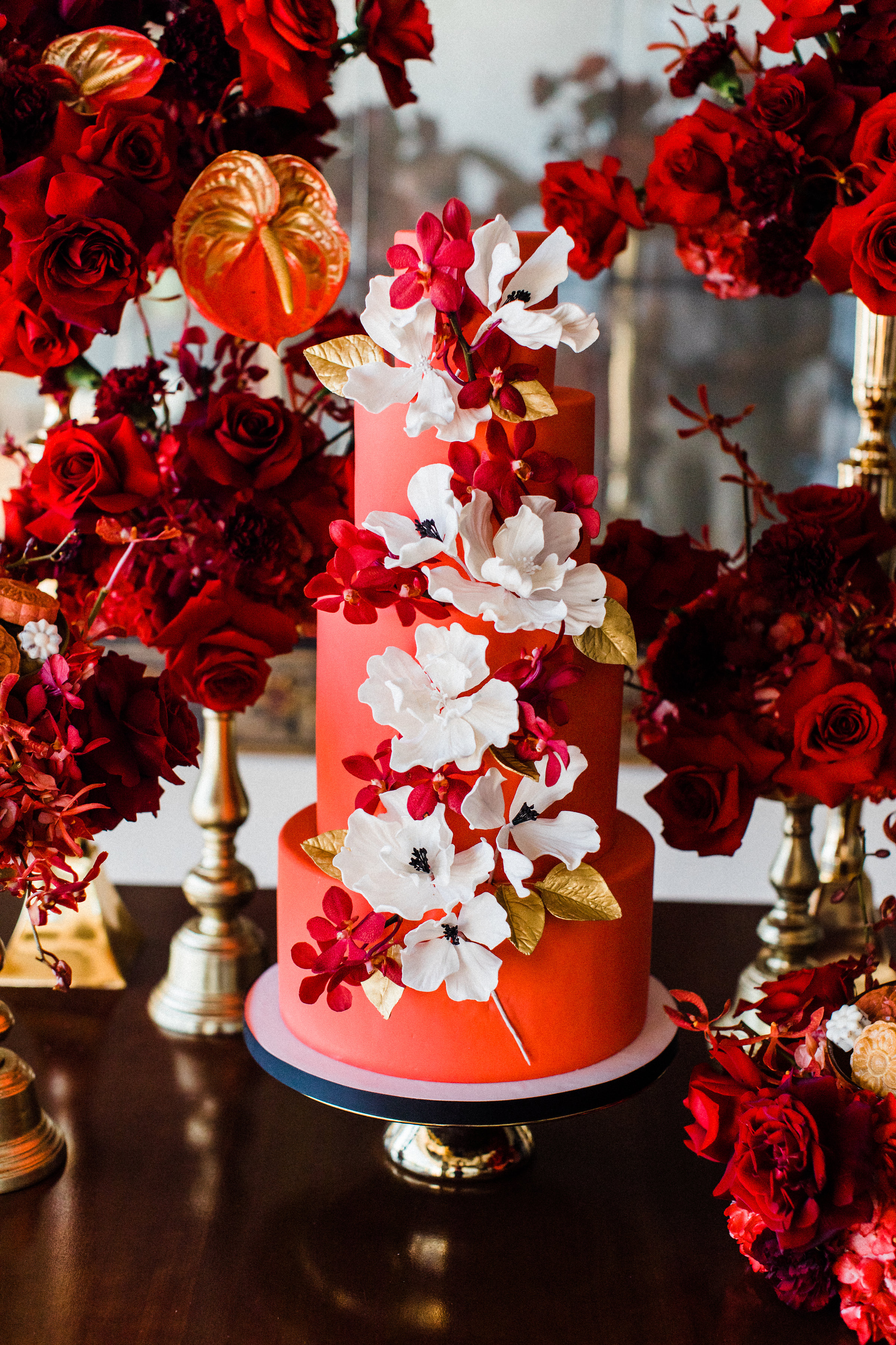 August In Bloom - Cake with floral detail - Scarlet Sweetheart (Lavish Dulhan)