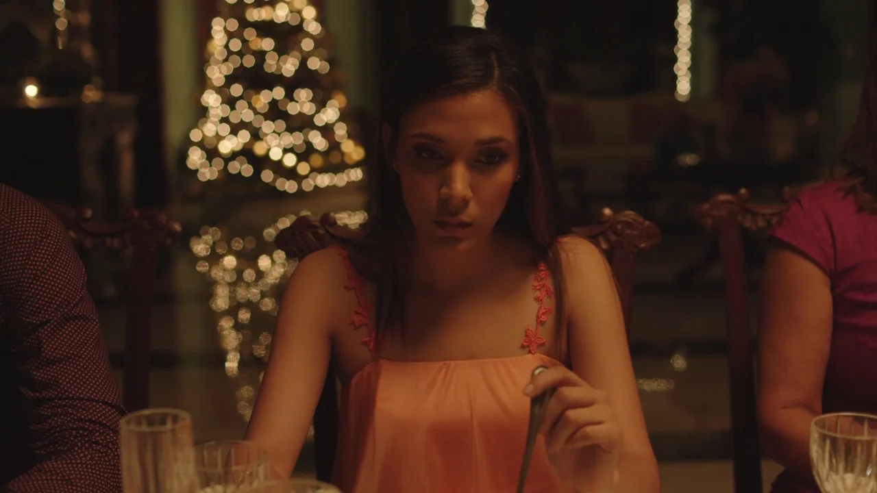 Bestia de Cardo_Moira dinner scene.jpg