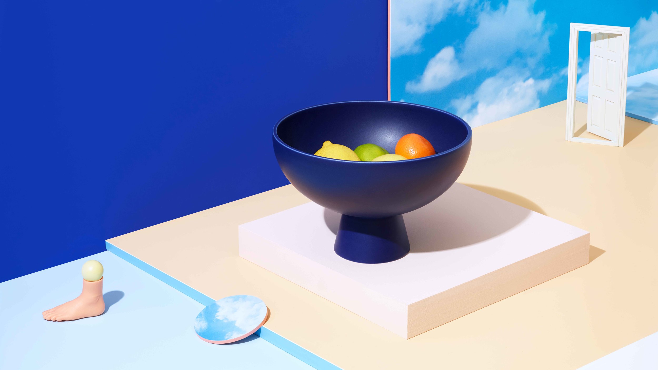 SHOT_01_surrealistweb.jpg