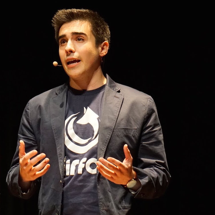 AirFox-Co-Founders-Sara-Choi-and-Victor-Santos-presenting-at-TechStars-2016-Demo-Day-in-Boston.jpg