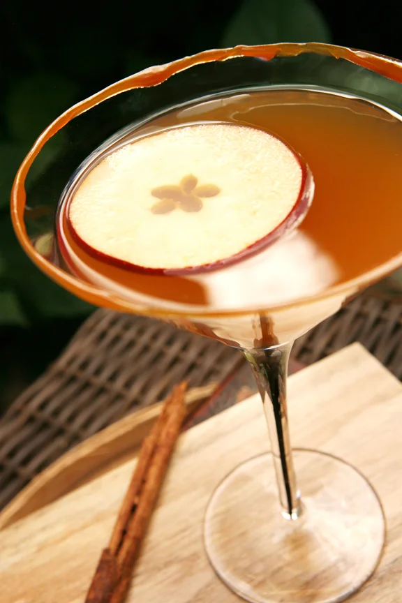 Kriativ_Co_Caramel_Apple_Cocktail_Beverage_Photography_web.jpg