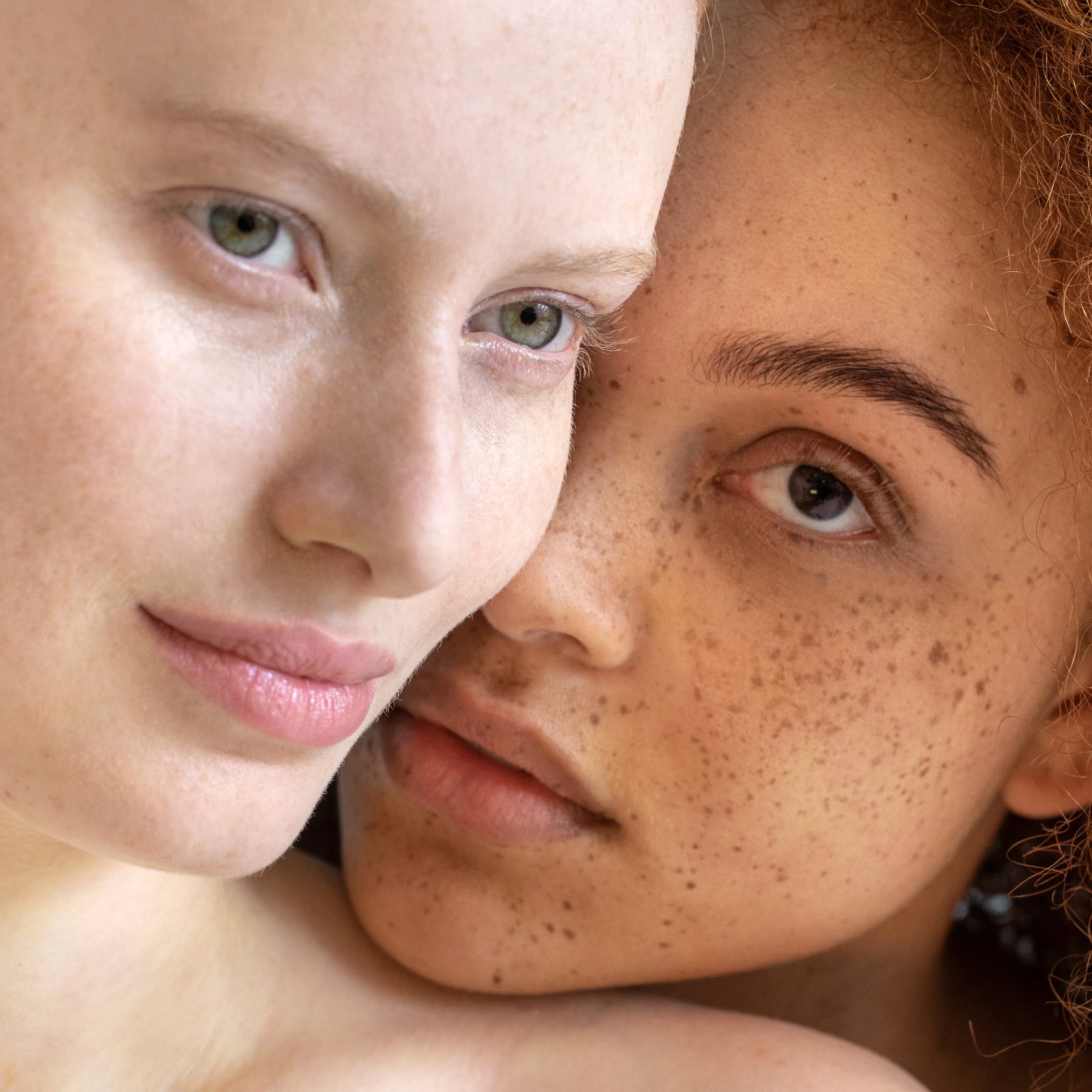 DUO WHITE & MIXED CLOSE UP_1080.jpg