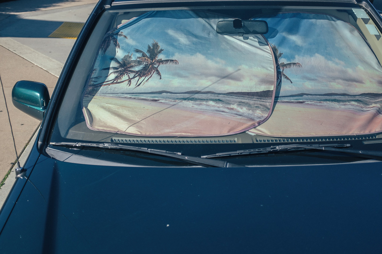 Qian Zhao. O ffcut, the Edge, 2014-16. 