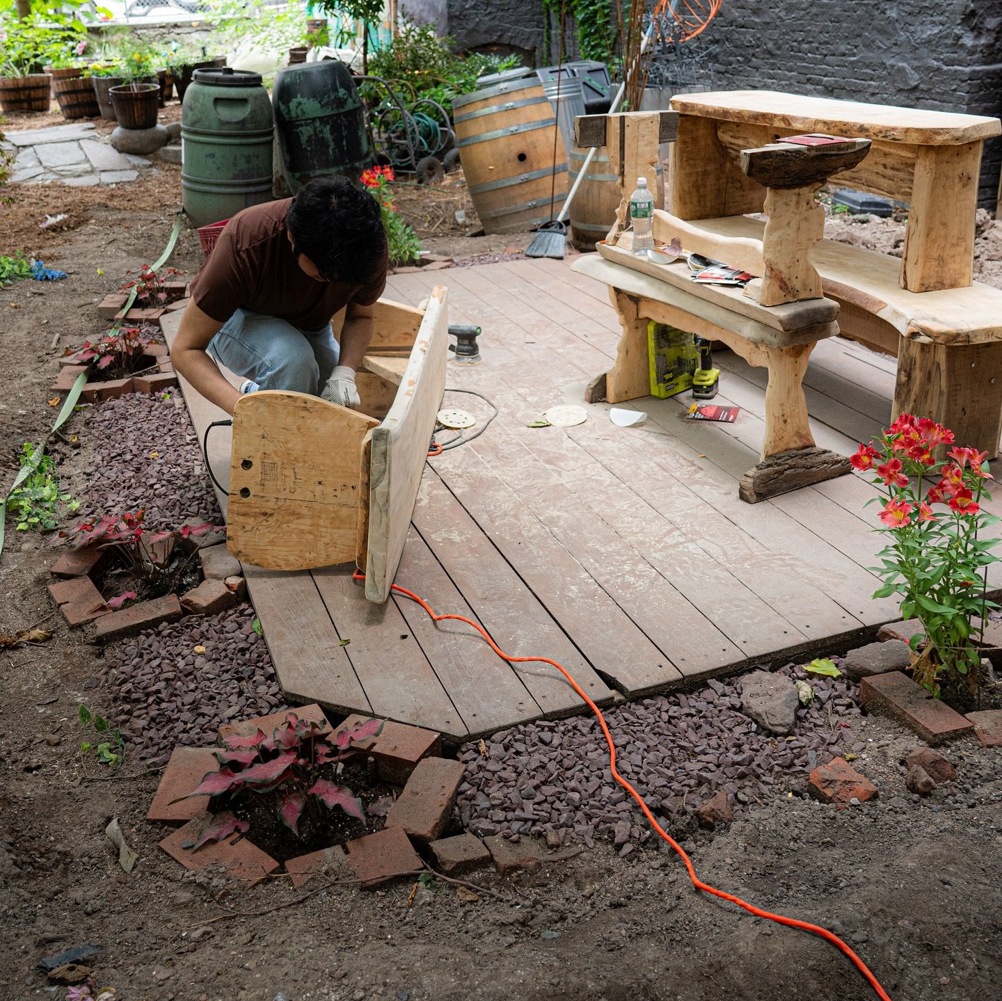 Operation Smooth Benches 🪵
Week 7: July 14-20, 2025
#moregardens #newyorkcity #nycparks #communitygarden #nycparksandrecreation #summernyc #les #nycgarden