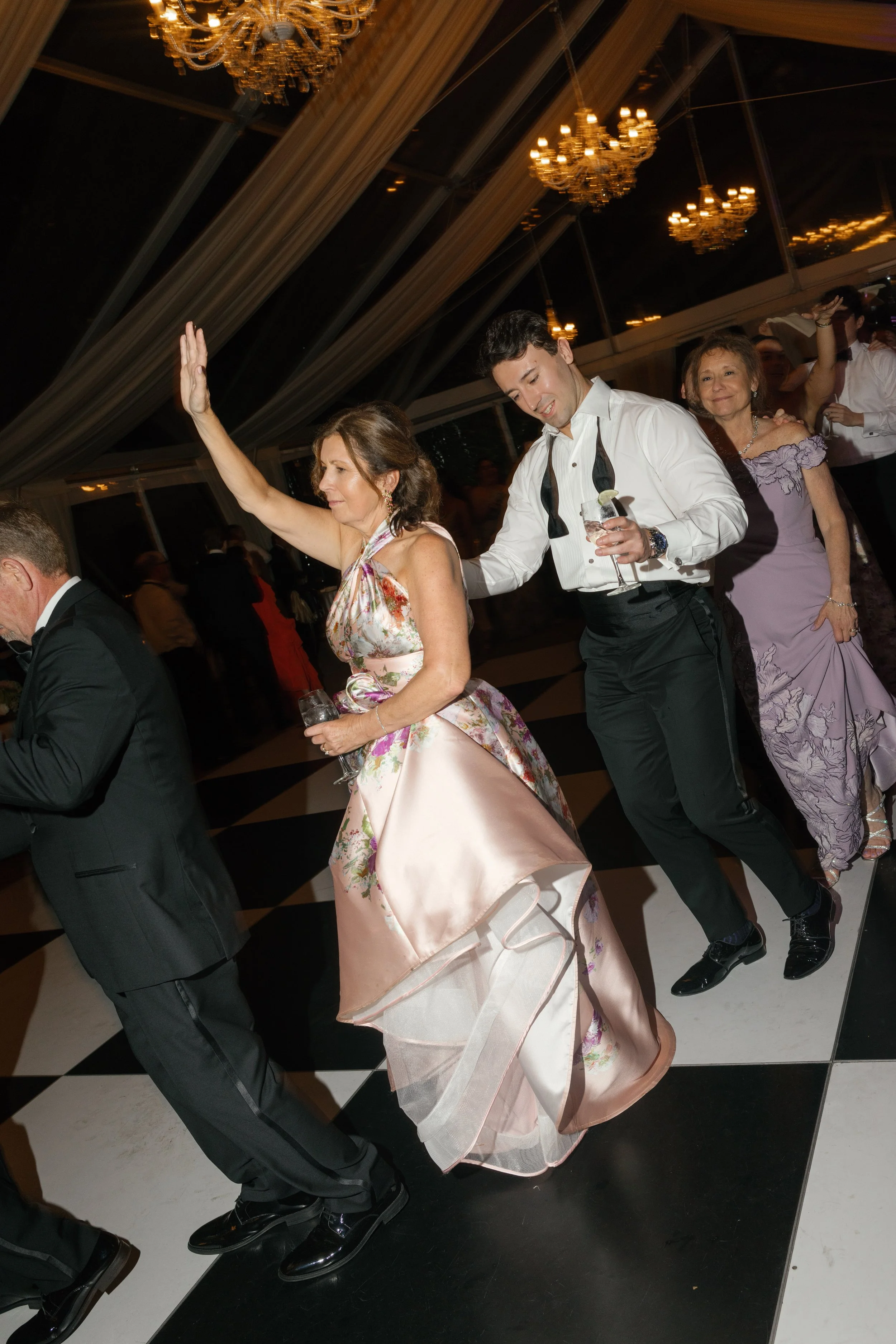 mkmikeweddingpreviews-152.jpg