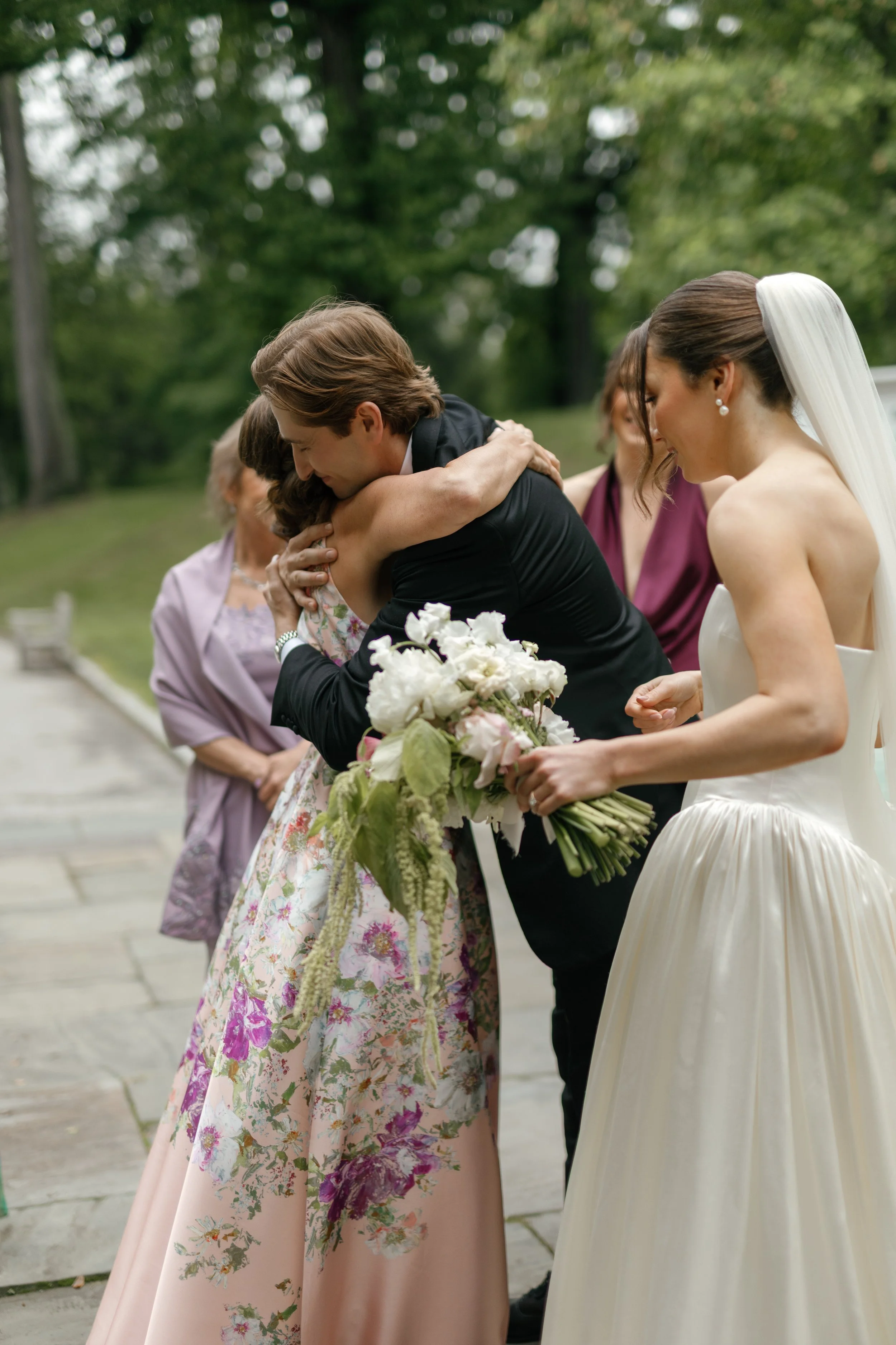 mkmikeweddingpreviews-54.jpg