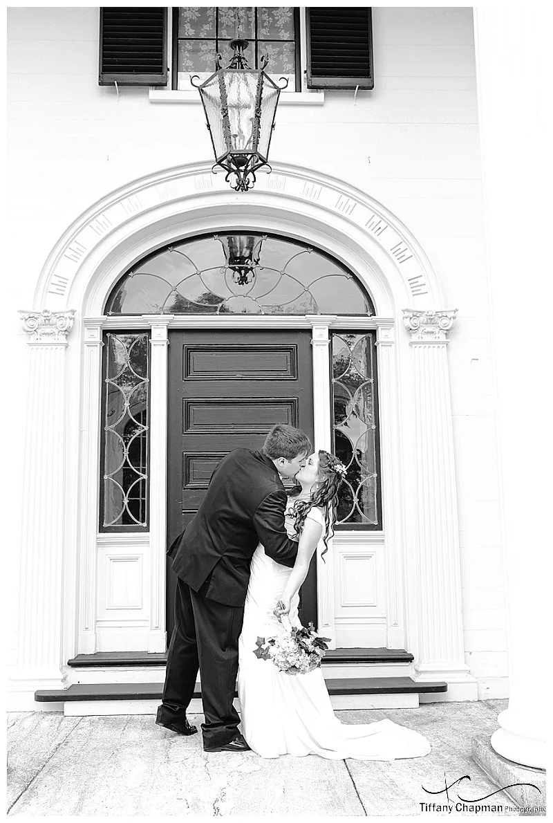 These two just rocked the dip and kiss!!