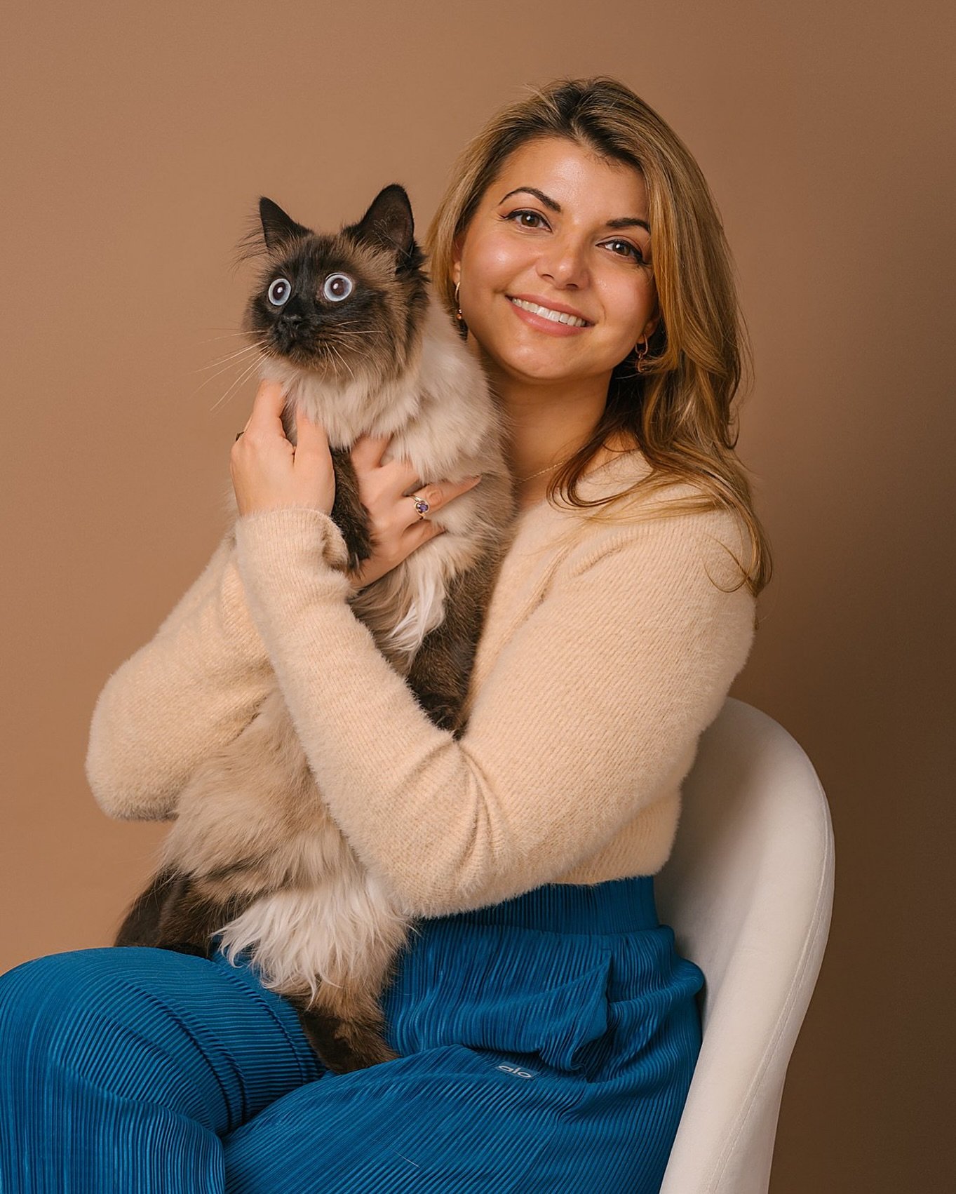 Your Brand should be about who YOU

Are behind the business. This go getting entrepreneur not only embraced her brand but she also included one of her favorite fur babies to be an important influence within her business branding. 

All over the world