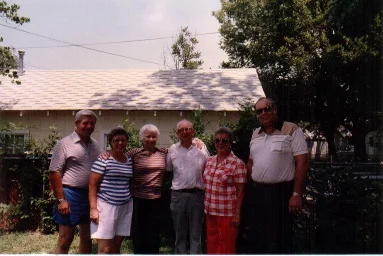 Mammies back yard.jpg