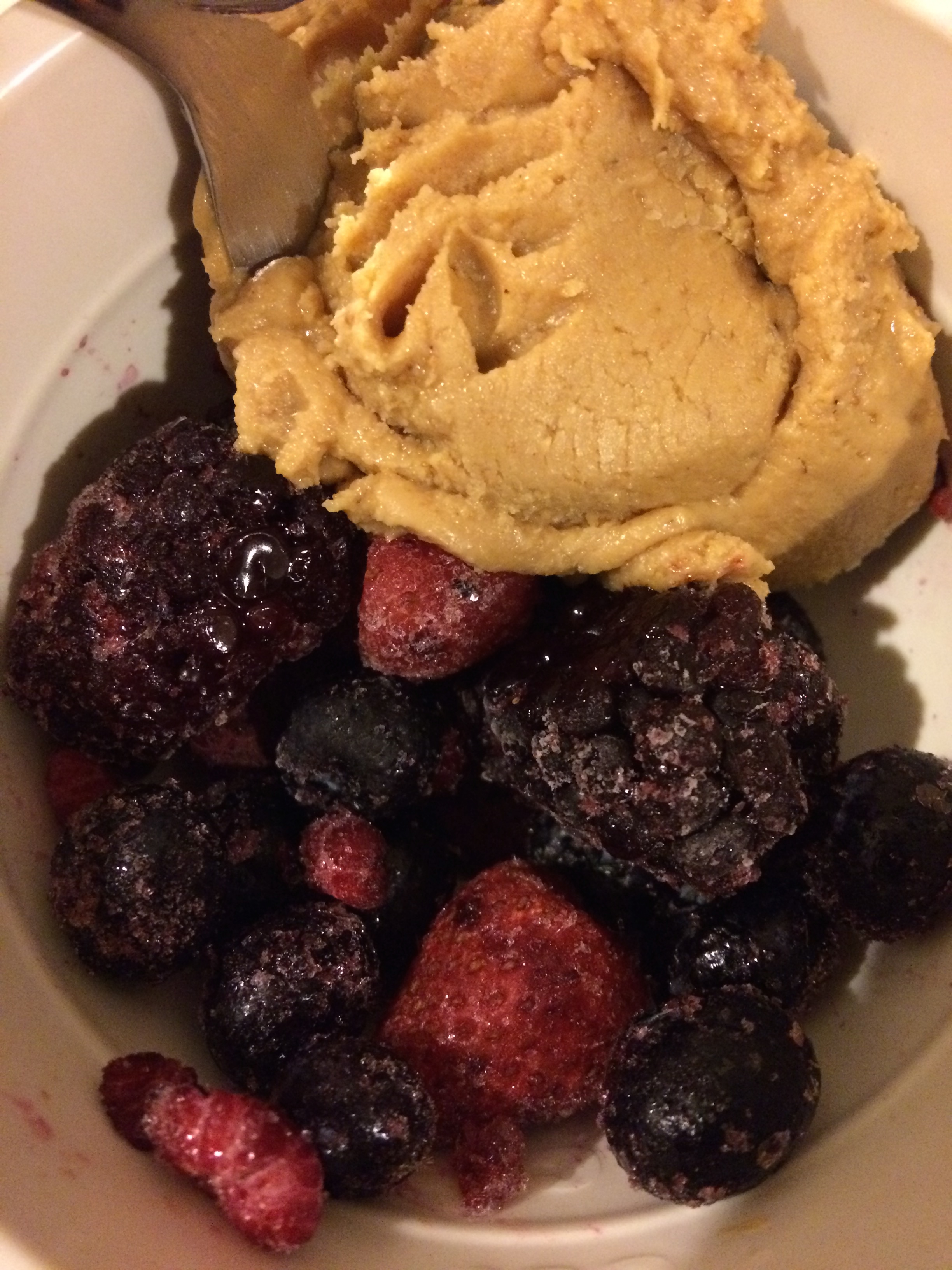 frozen berries + peanut butter --> no bliss point here, just pure satisfaction :) 