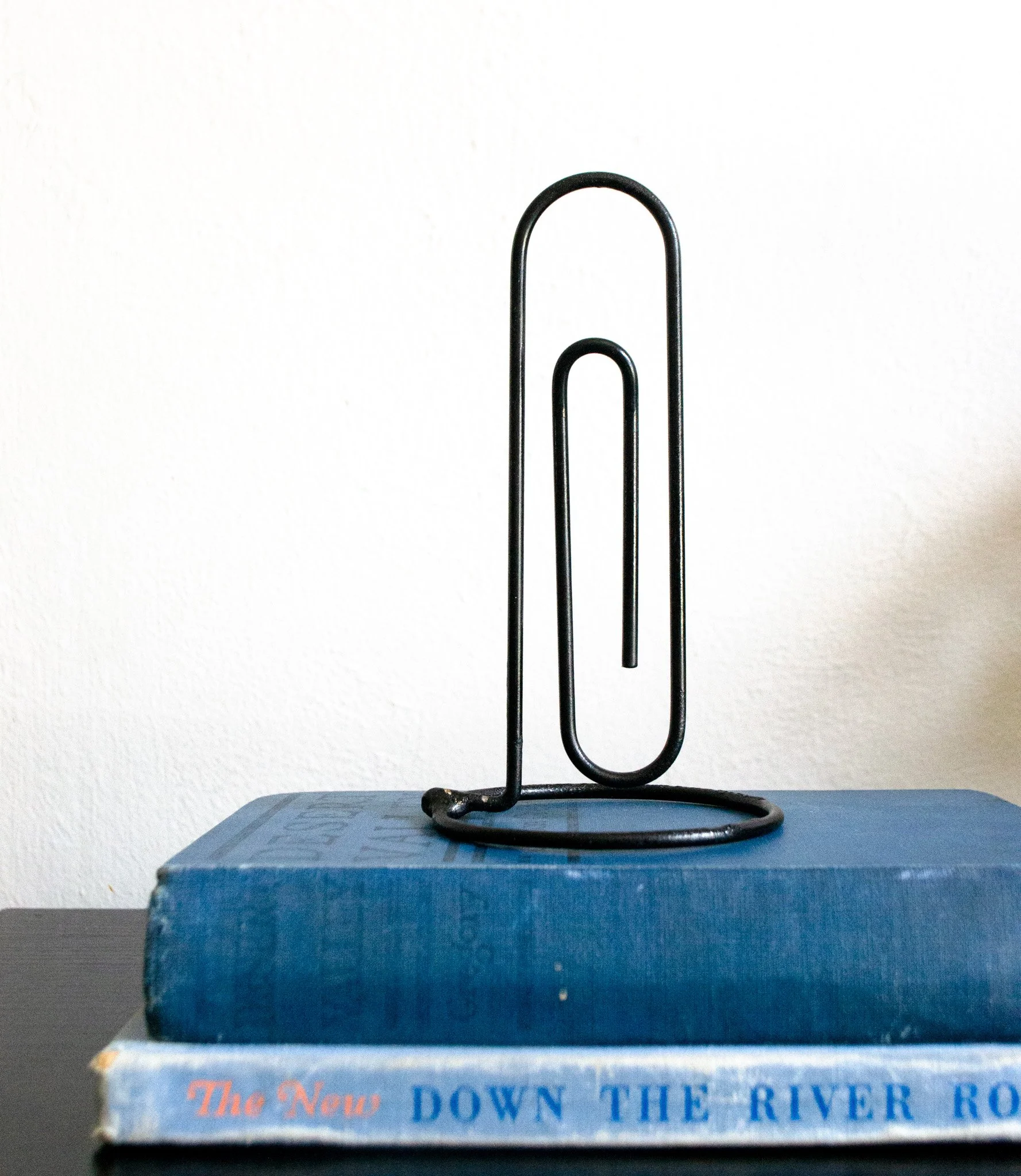 Standing Paper Clip, Note and Photo Holder